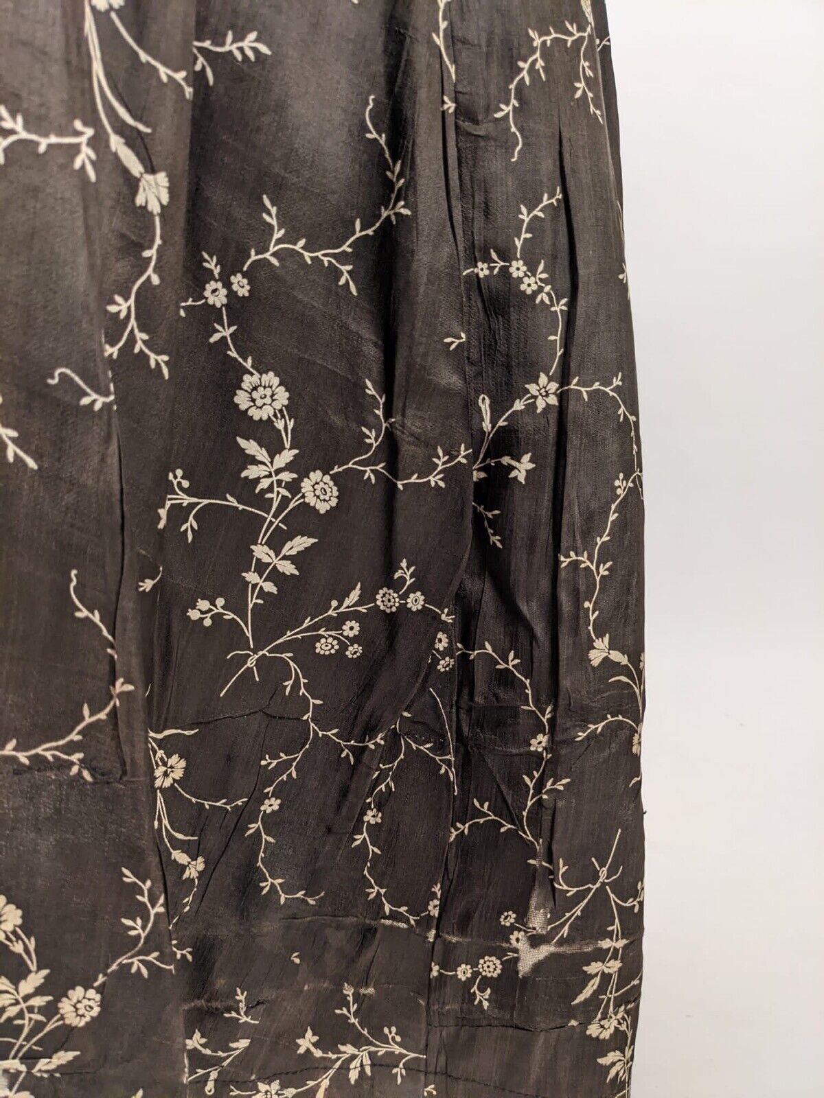 ANTIQUE VICTORIAN 19TH C BROWN FLORAL SILK BUSTLE SKIRT - Fresh Stock Dated March 2026