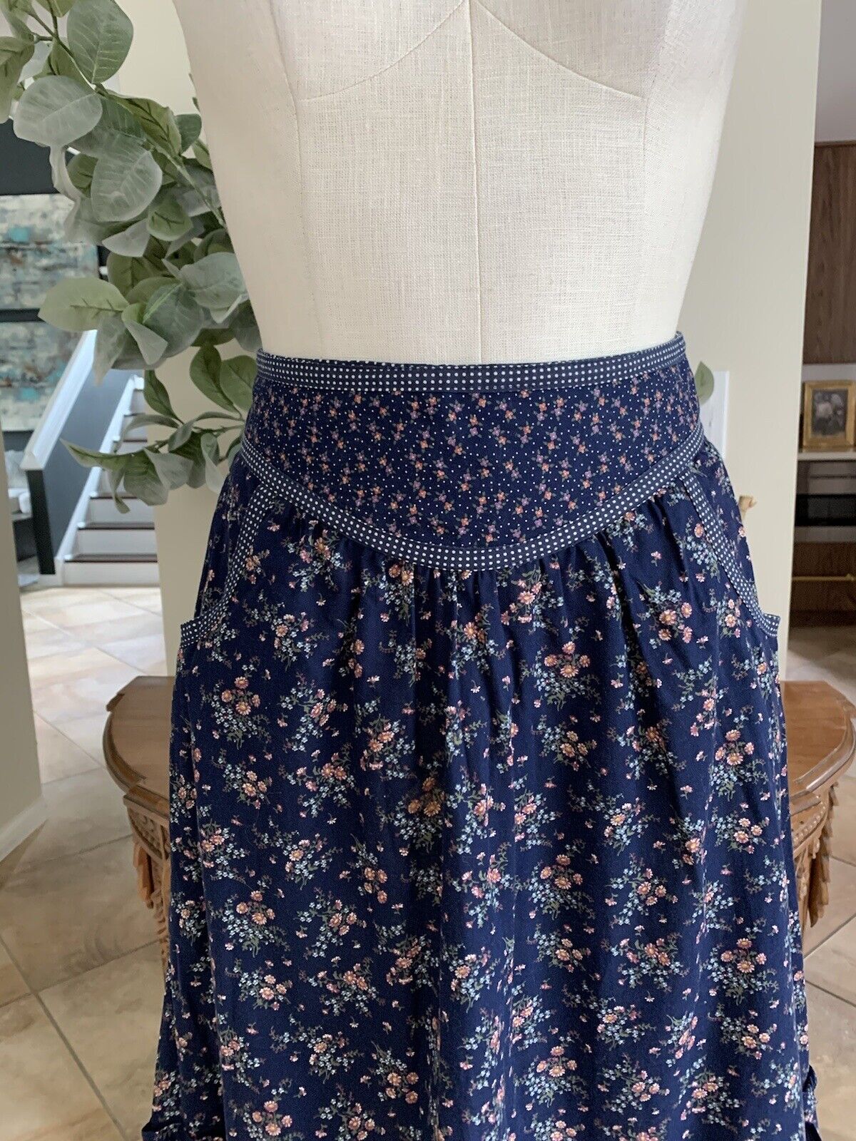 Vintage  Jessica's Gunnies Gunne Sax 4 Navy Floral Cotton Prairie Skirt GG - Fresh Stock Dated March 2026