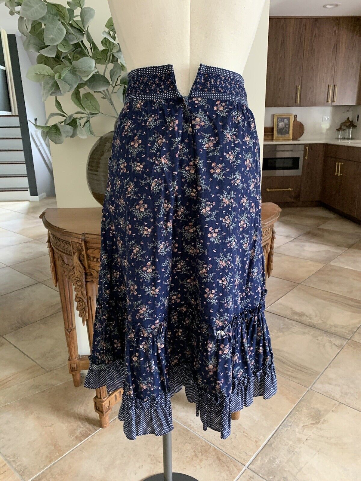 Vintage  Jessica's Gunnies Gunne Sax 4 Navy Floral Cotton Prairie Skirt GG - Fresh Stock Dated March 2026