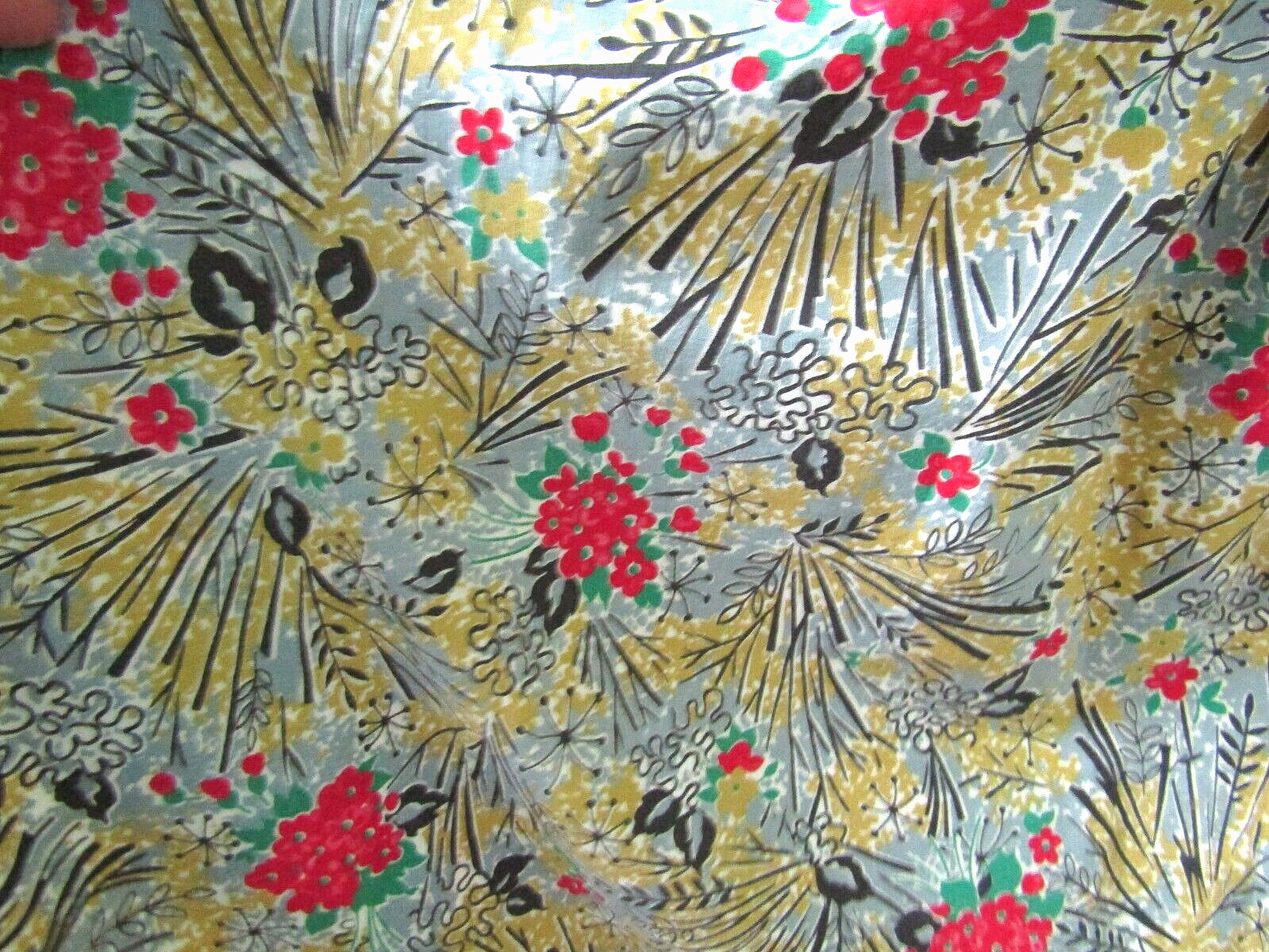 VINTAGE 1950 S SKIRT W/ CUTE POCKET DETAILS / 26  WAIST - Fresh Stock Dated March 2026