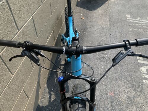 Trek Farley EX 8 21.5”/XL - Fresh Stock Dated February 2026