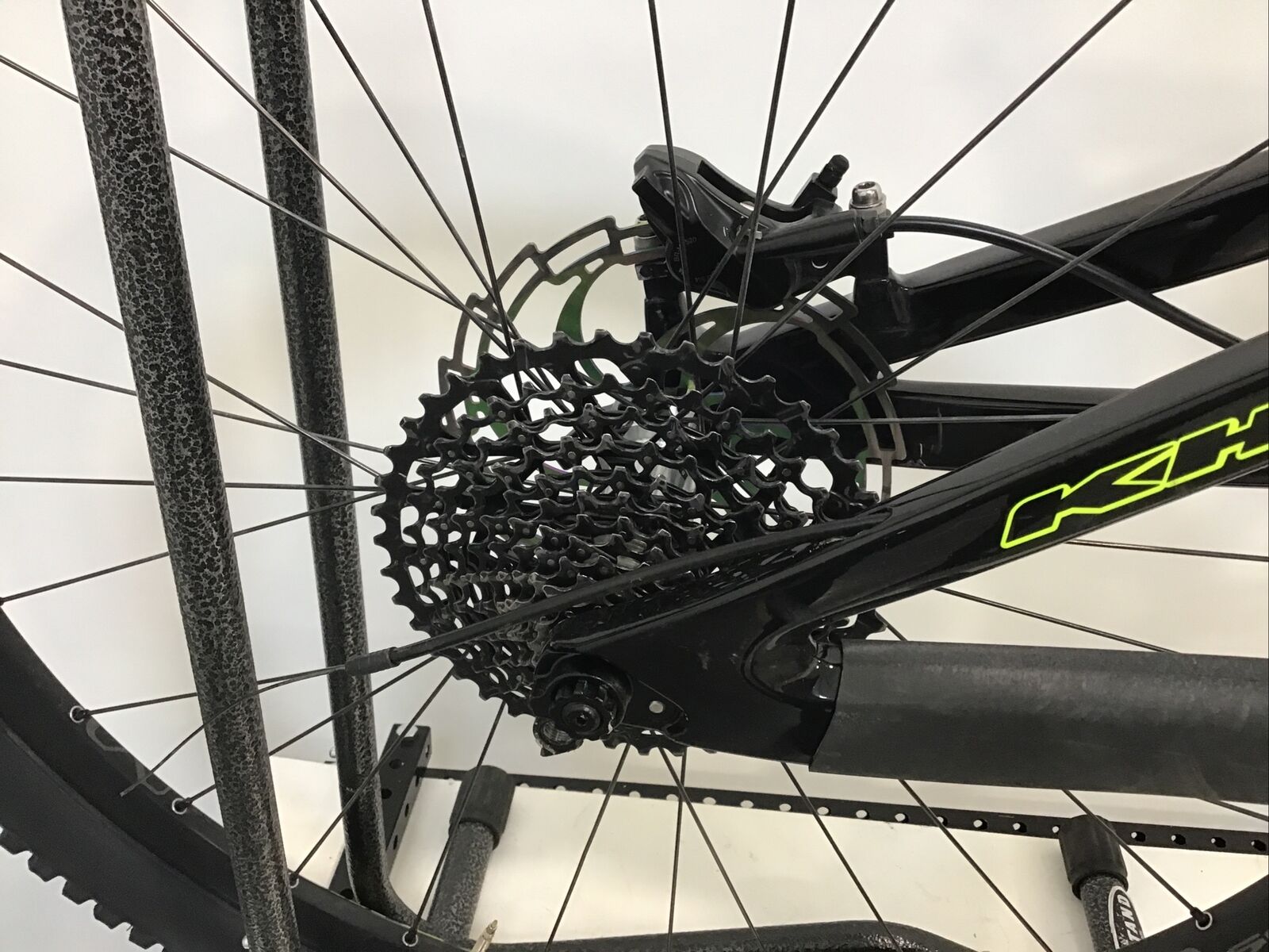 2017 KHS SixFifty 6700 Mountain Bike Medium 27.5