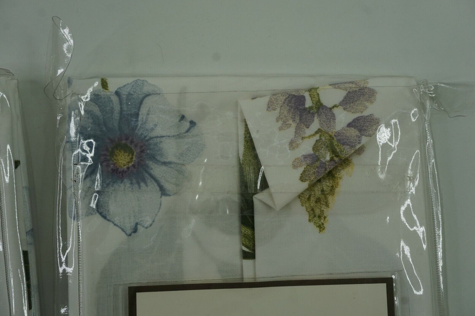 Pottery Barn Botanical Sham Standard Size Couvre-oreiller Set of Two - Fresh Stock Dated February 2026