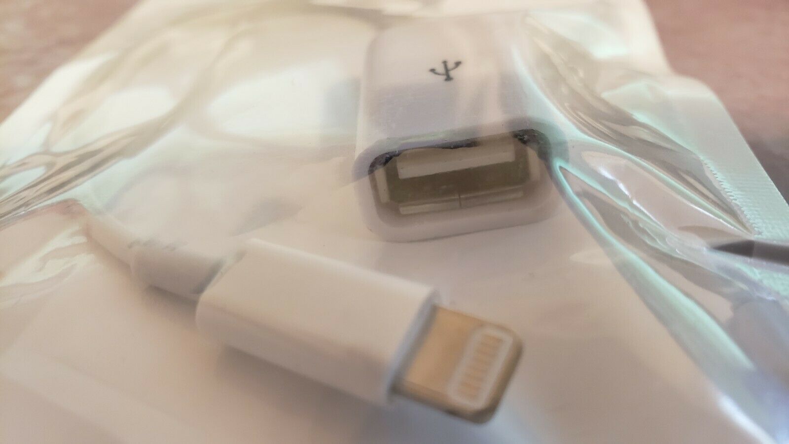 iPad 4 iPad Mini iphone USB 2 Host to 8-Pin Camera Connection Kit Adapter Cable - Fresh Stock Dated February 2026