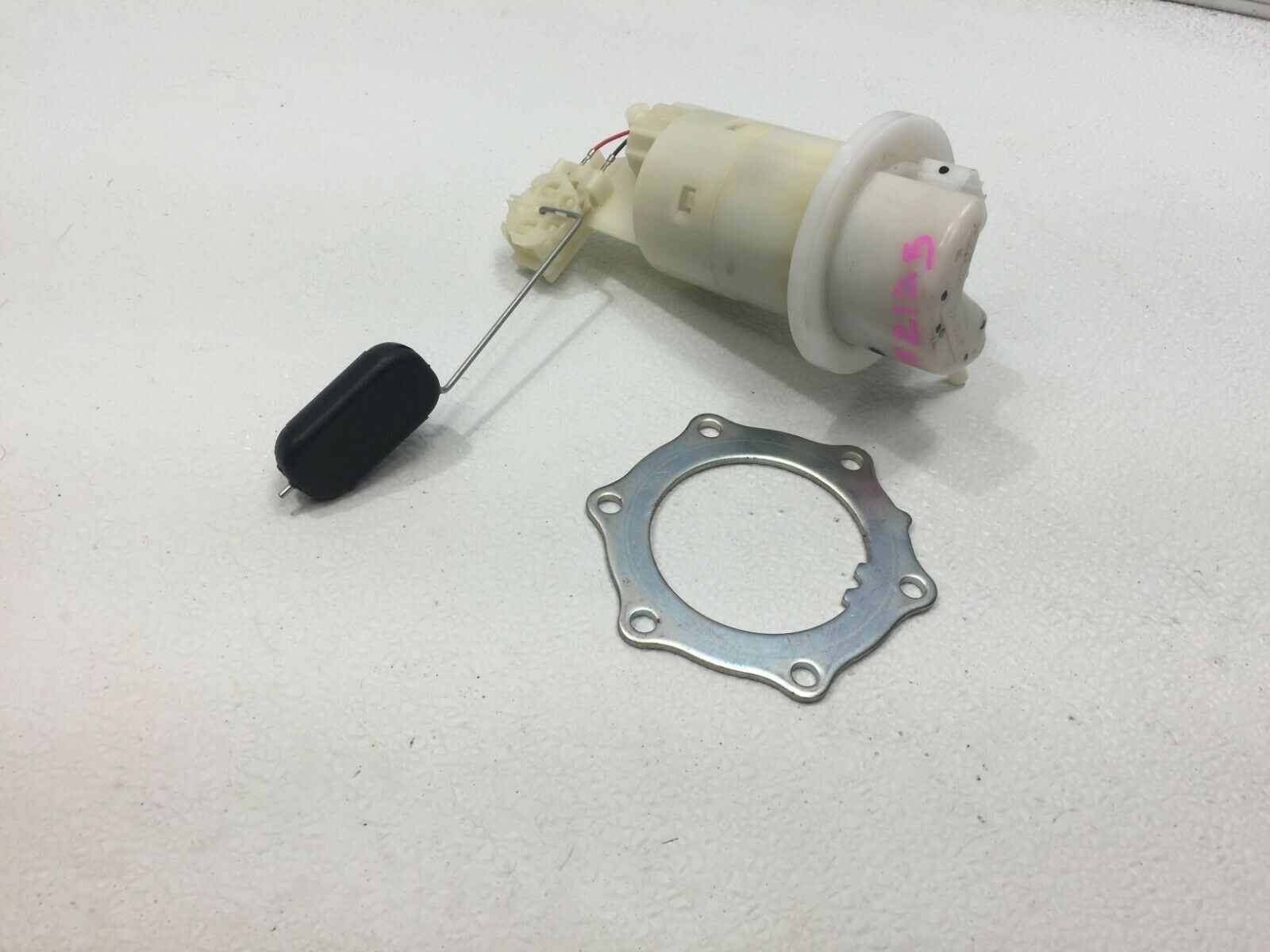 17 18 19 20 2018 KAWASAKI Z125 PRO FUEL PUMP T167 - Fresh Stock Dated February 2026