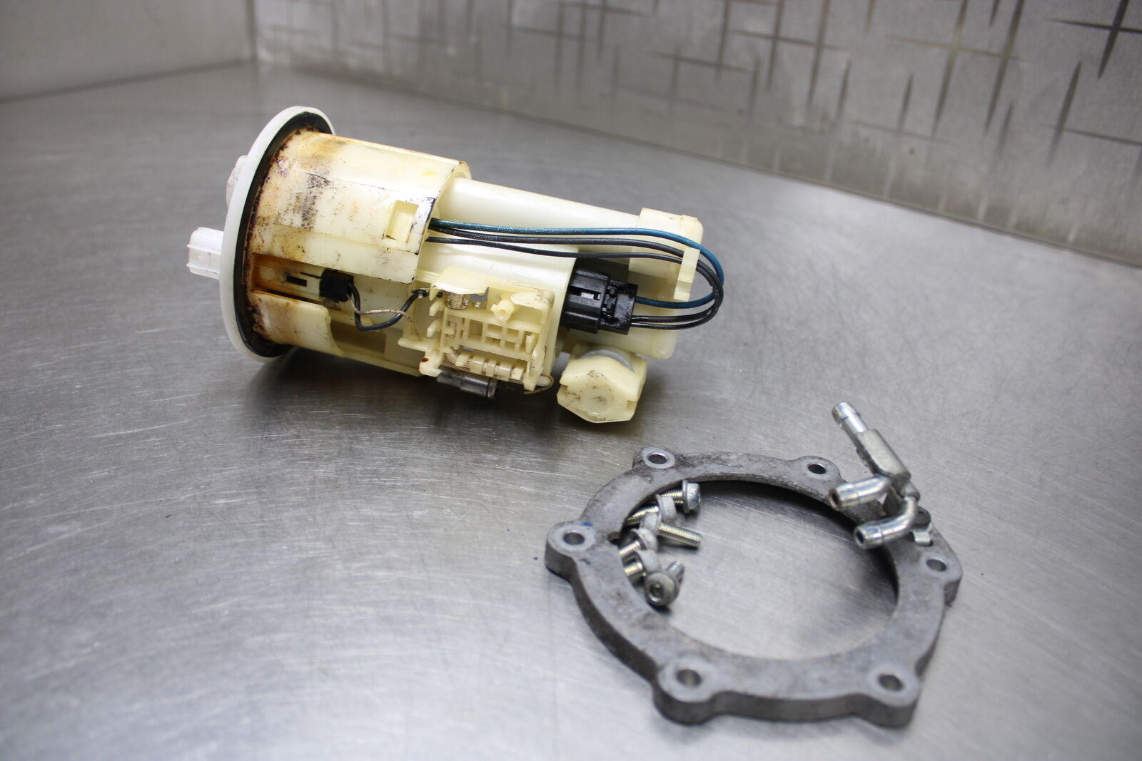 08-16 Yamaha R6 R6R Fuel Pump - Fresh Stock Dated February 2026