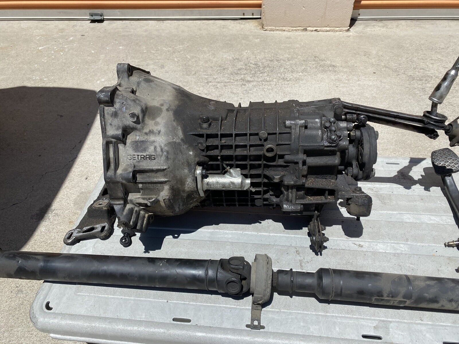 1988 BMW E28 528e Getrag 260 5 Speed M/T Manual Transmission M20 B27 525 E30 325 - Fresh Stock Dated February 2026