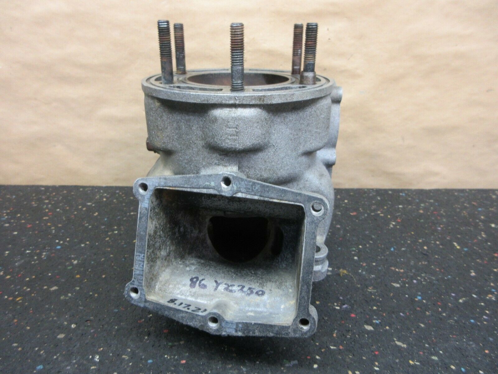 1986 Yamaha YZ250 Cylinder with 69mm rusty bore 86 YZ 250 1LU-11311-00-00 - Fresh Stock Dated February 2026