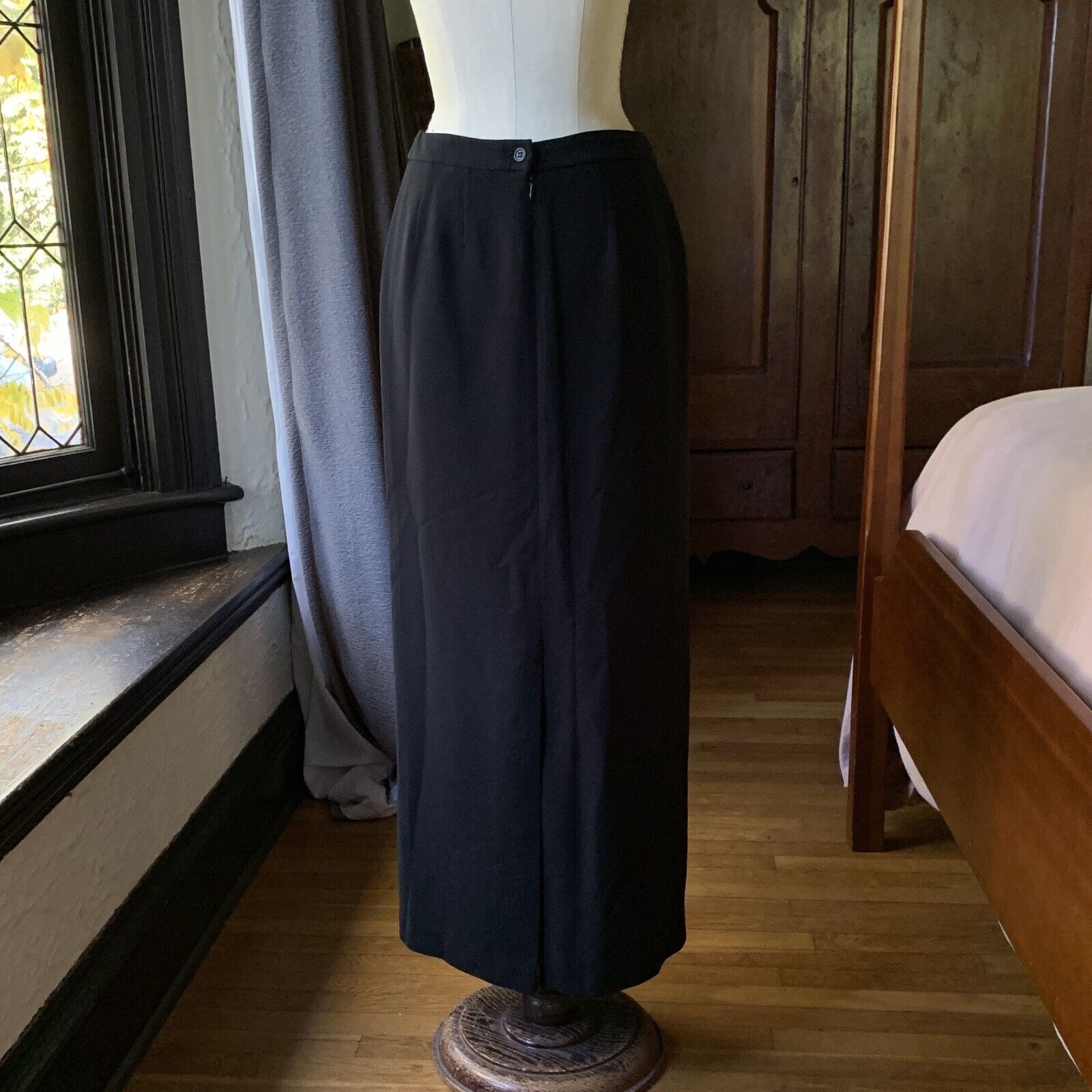 NEIMAN MARCUS Vintage Pencil Skirt Black Back Slit 6 USA - Fresh Stock Dated March 2026