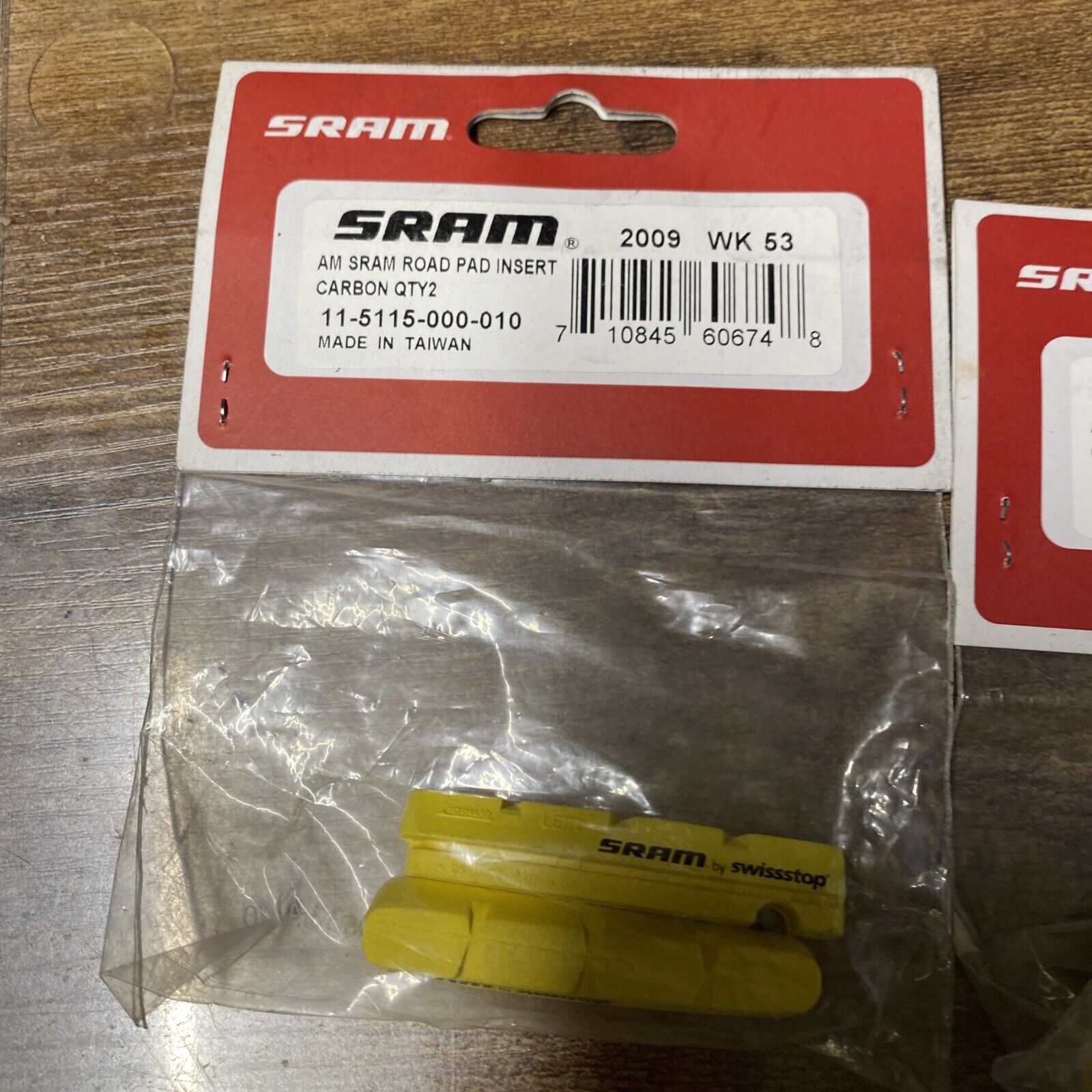 Sram carbon road brake pads 4 pads  (8472-103) - Fresh Stock Dated February 2026