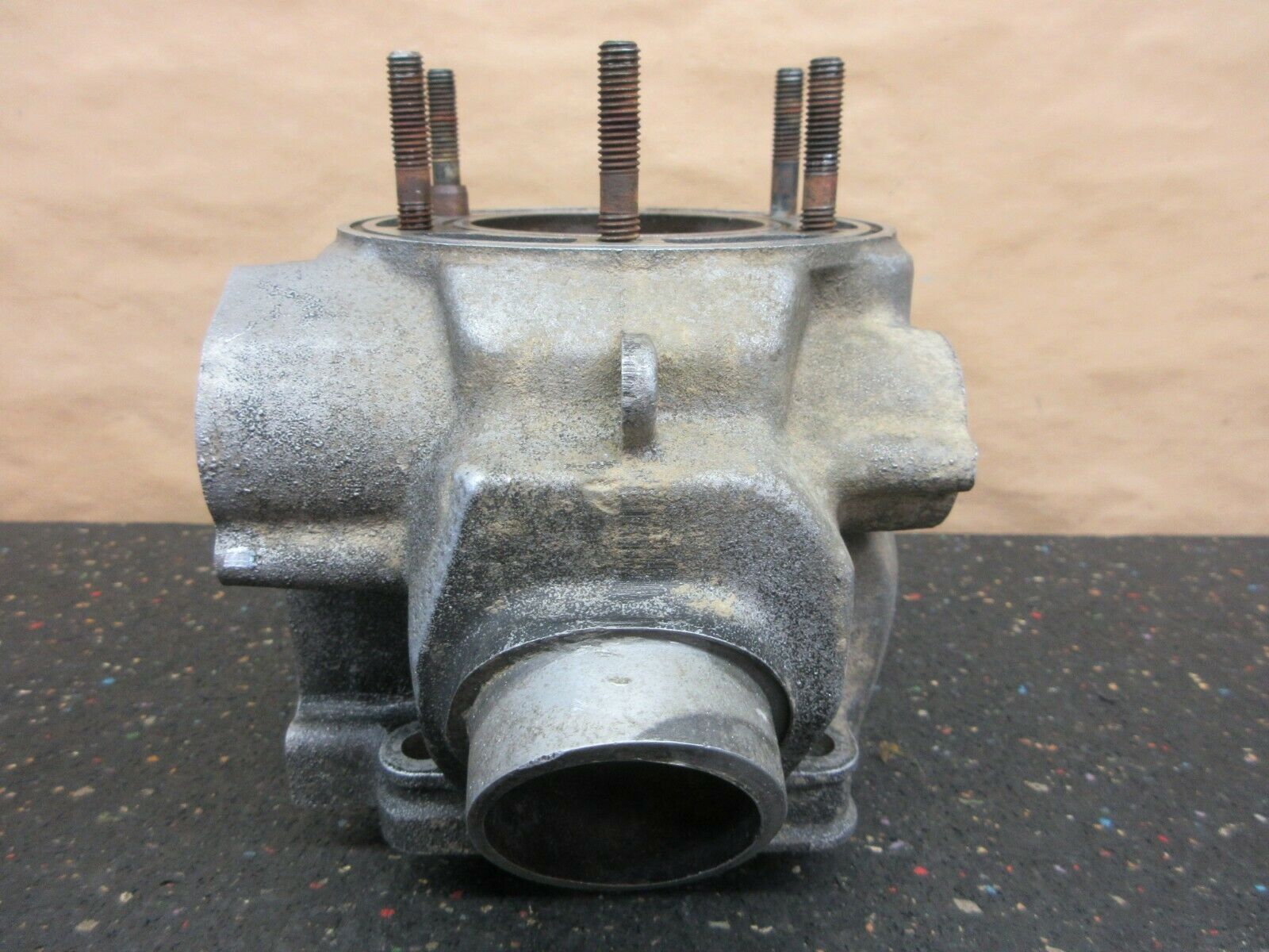 1986 Yamaha YZ250 Cylinder with 69mm rusty bore 86 YZ 250 1LU-11311-00-00 - Fresh Stock Dated February 2026