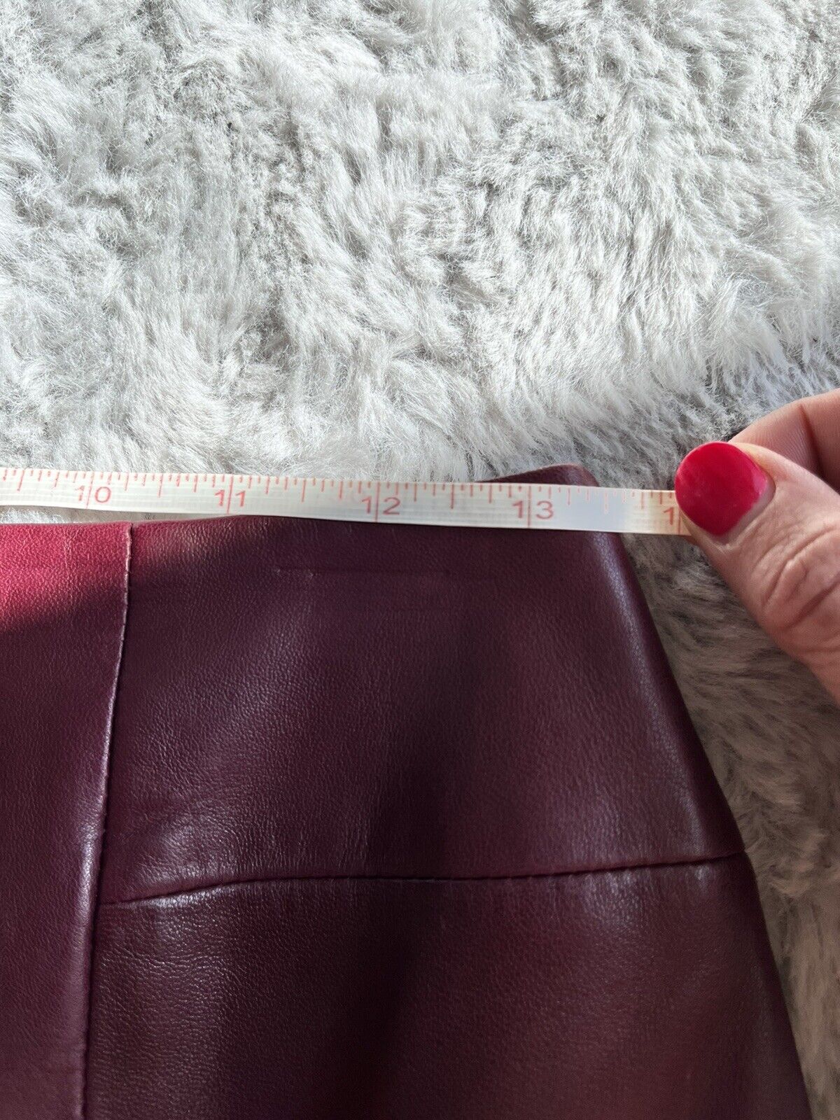 Dana Buchman Soft Lambskin Leather  Maroon Pencil skirt Size 2 Great Condition - Fresh Stock Dated March 2026