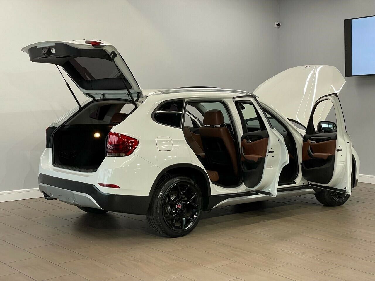 2014 BMW X1 sDrive28i - Fresh Stock Dated December 2025