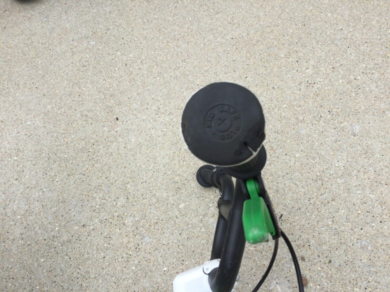 Woom 3 bike (green) Excellent condition. 16” freewheel - Fresh Stock Dated February 2026