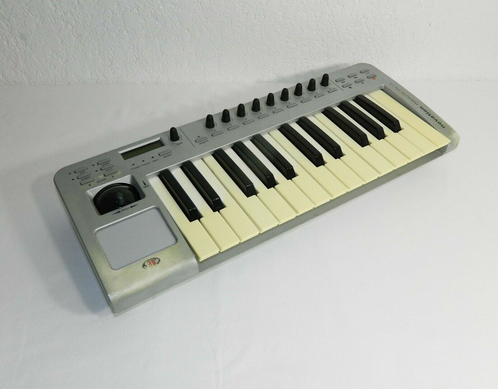 NOVATION ReMOTE 25 LE  MIDI & USB Keyboard Controller Touchpad & Joystick  LOOK! - Fresh Stock Dated February 2026