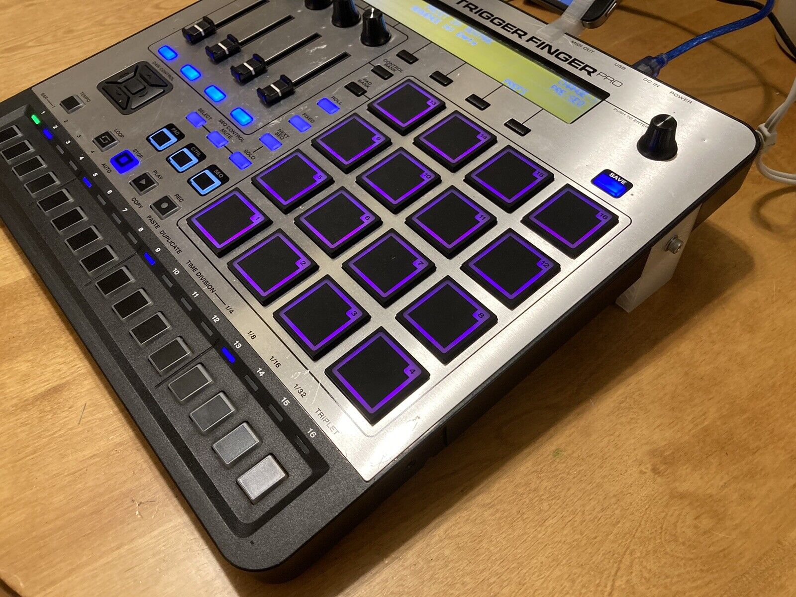 REPLACEMENT STAND / Feet / Legs And Screws For M-Audio Trigger Finger Pro - Fresh Stock Dated February 2026