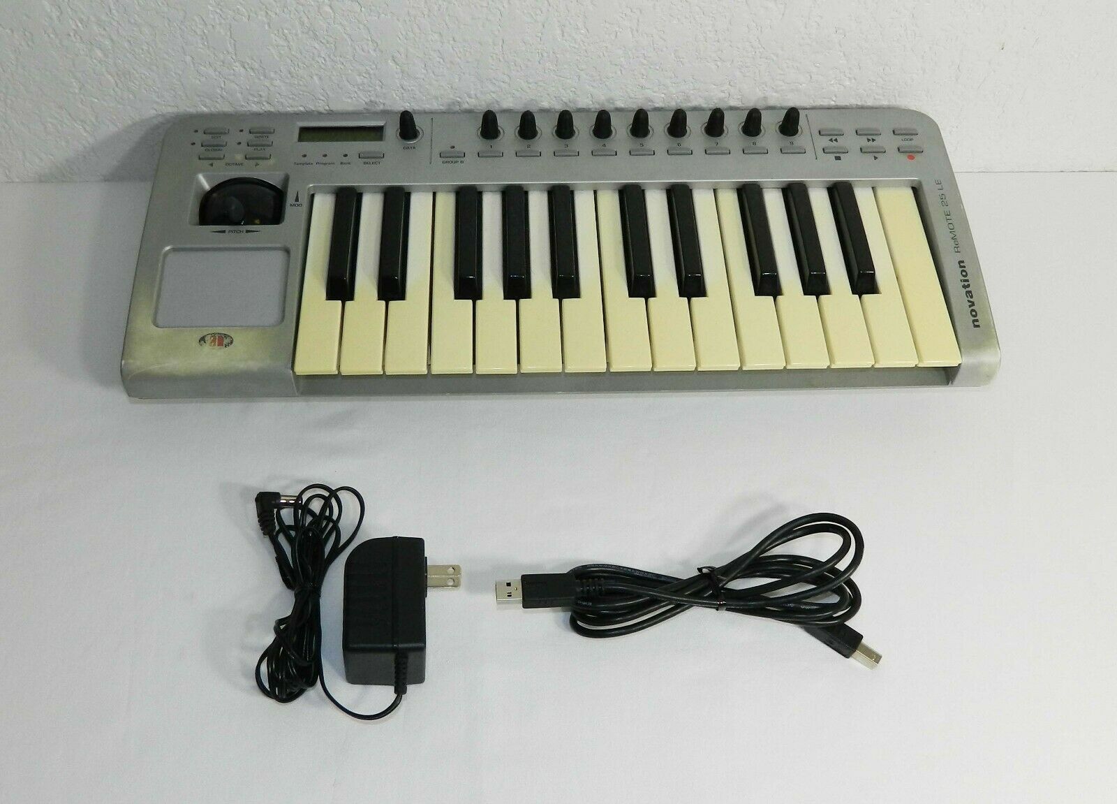 NOVATION ReMOTE 25 LE  MIDI & USB Keyboard Controller Touchpad & Joystick  LOOK! - Fresh Stock Dated February 2026