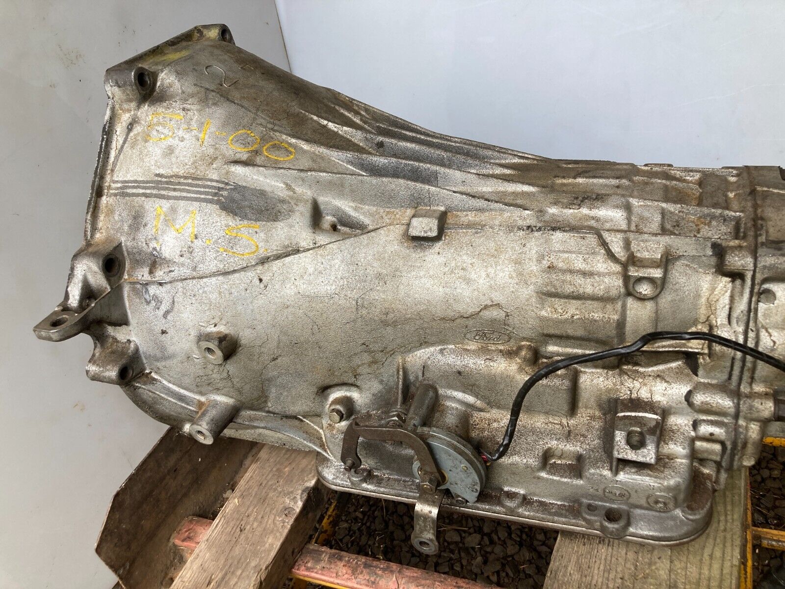 FORD 1977 C4 TRANSMISSION Econoline VAN Club Wagon C-4 AUTOMATIC D7UP LA 019725 - Fresh Stock Dated February 2026