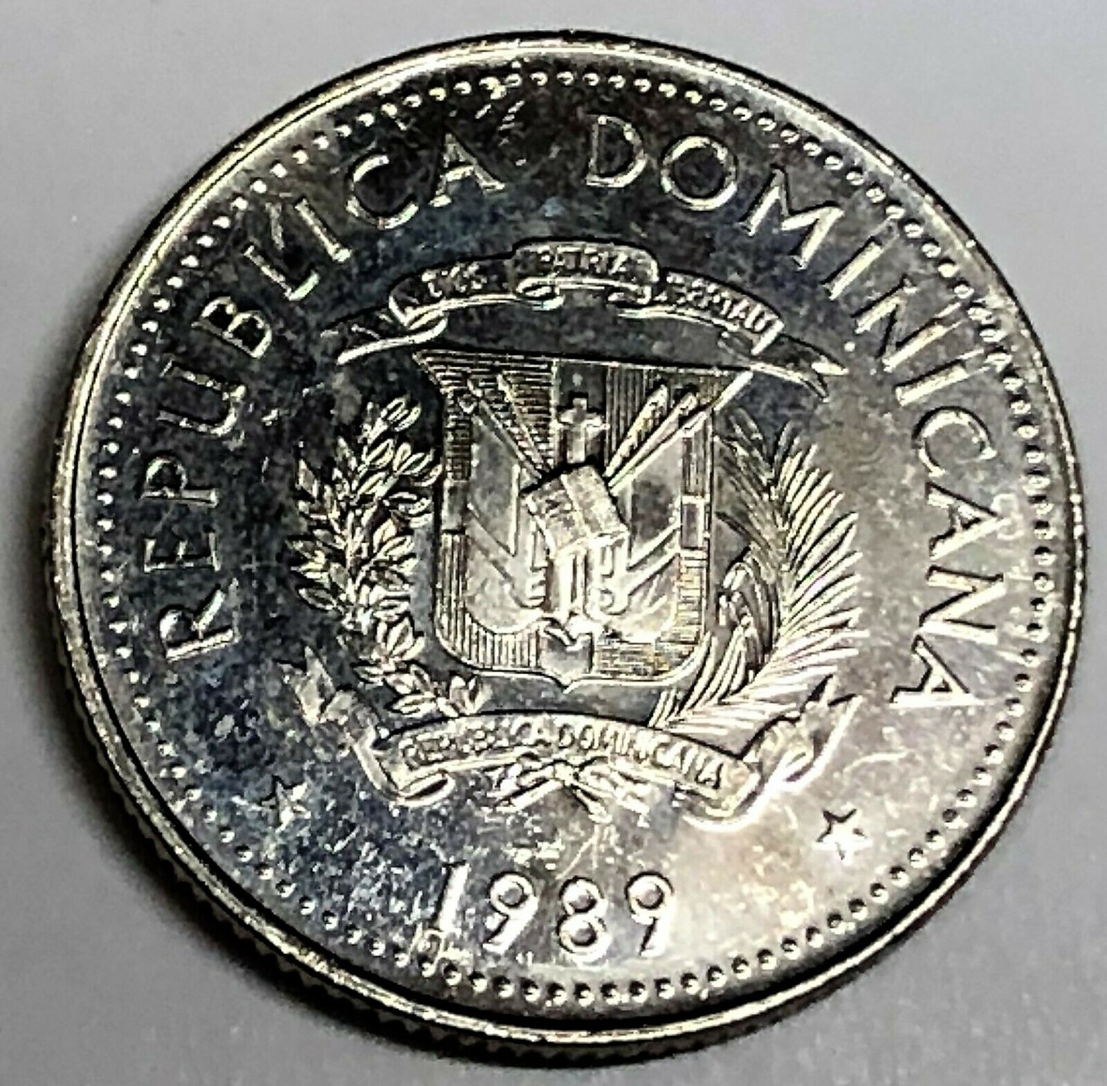 # C6234    DOMINICAN  REPUBLIC   COIN,    25  CENTAVOS    1989 - Fresh Stock Dated February 2026