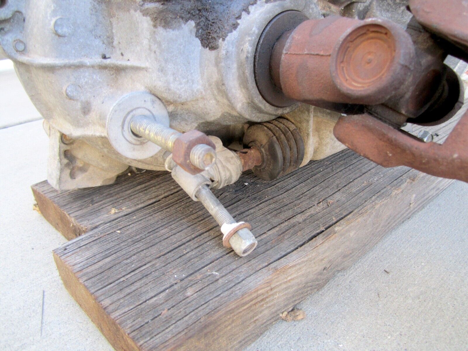 TRANSAXLE 4-speed, with center axle, 1980 Ford Fiesta, good condition - Fresh Stock Dated February 2026