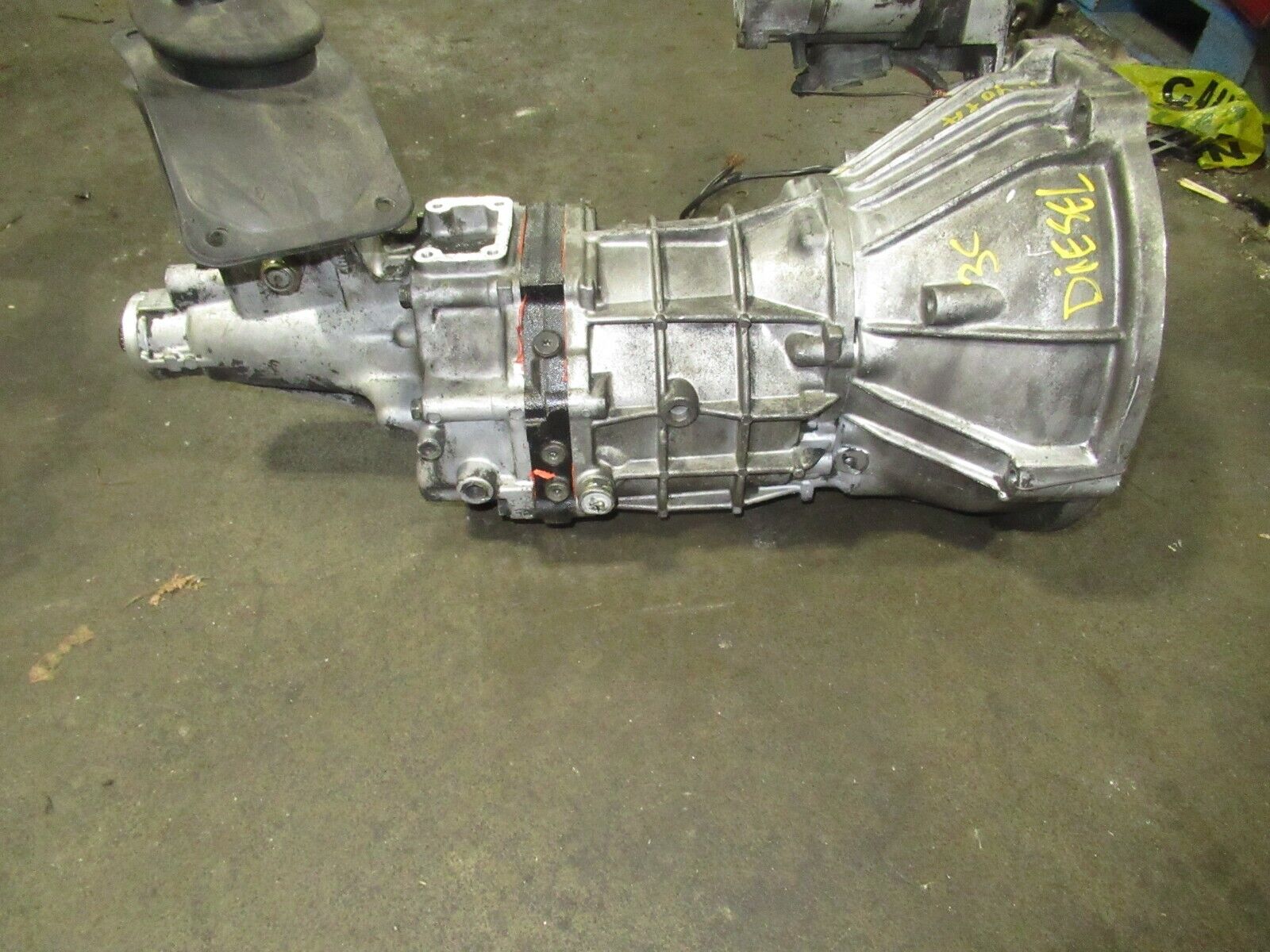 TOYOTA 3C TURBO DIESEL GEARBOX MANUAL MT 2.2L DIESEL 3C-T * damaged cracked * - Fresh Stock Dated February 2026