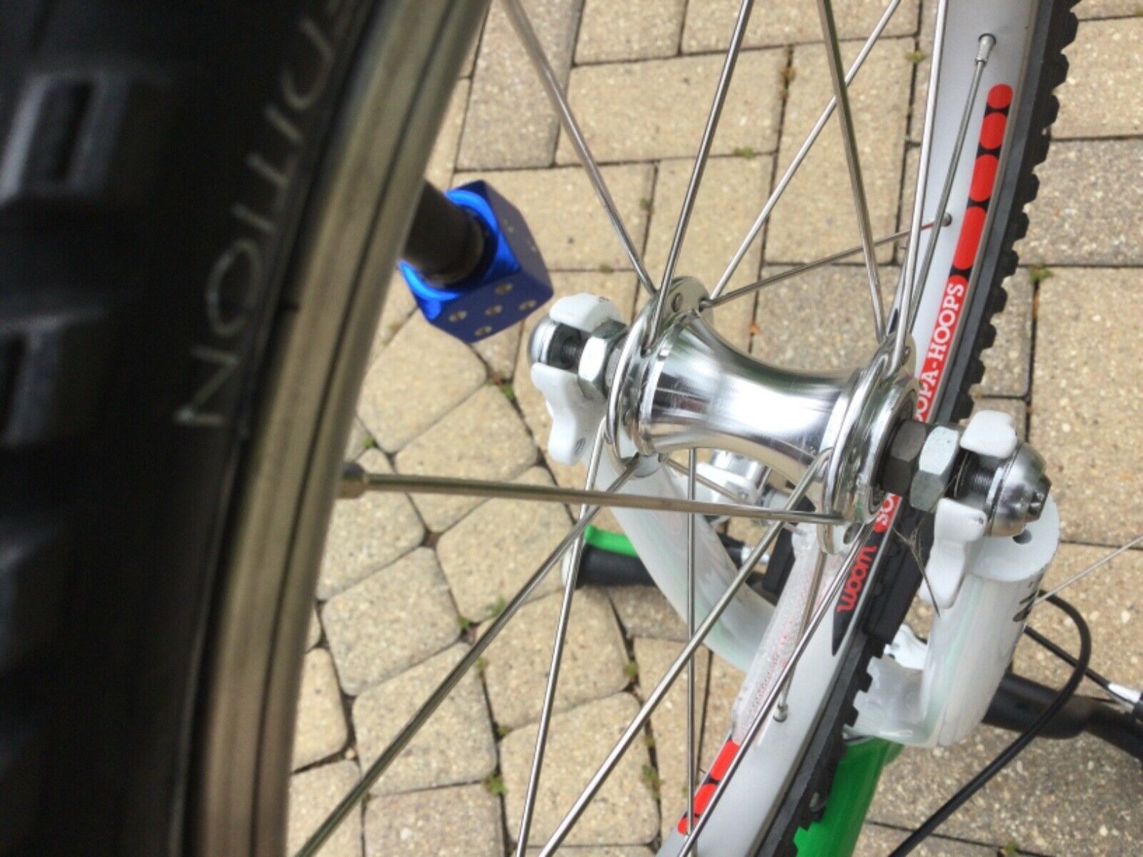 Woom 3 bike (green) Excellent condition. 16” freewheel - Fresh Stock Dated February 2026