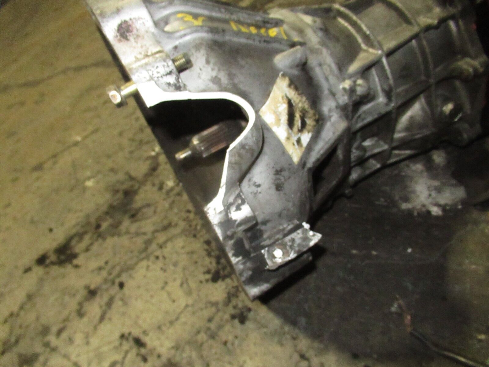 TOYOTA 3C TURBO DIESEL GEARBOX MANUAL MT 2.2L DIESEL 3C-T * damaged cracked * - Fresh Stock Dated February 2026