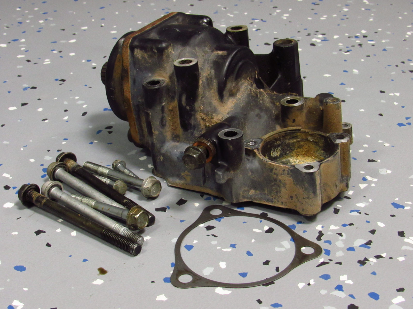 Complete Cross Shaft 85-86 VF700C Magna 700 VF700 Output Bevel Gear & Housing - Fresh Stock Dated February 2026