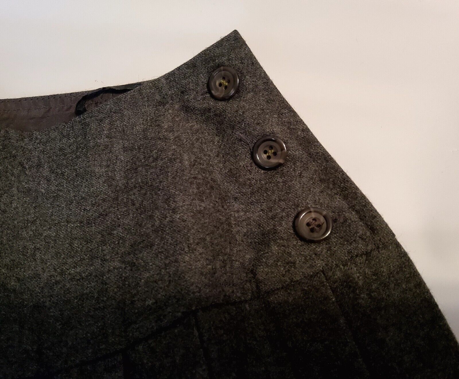 Vintage ~ Toff's ~ Womens Grey 100% Wool PLEATED SKIRT ~ Sz 10 - Fresh Stock Dated March 2026