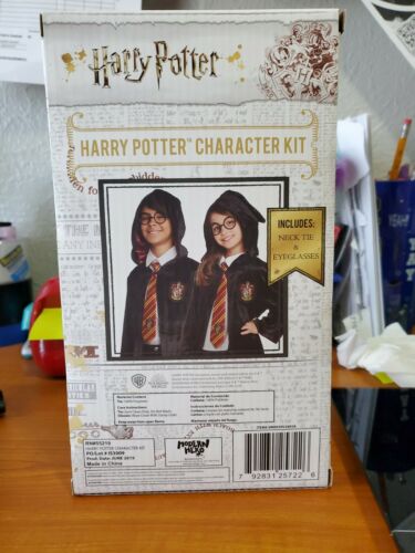 Harry Potter Character  Kit with Griffindor Necktie & Eyeglasses, NEW! Halloween - Fresh Stock Dated December 2025