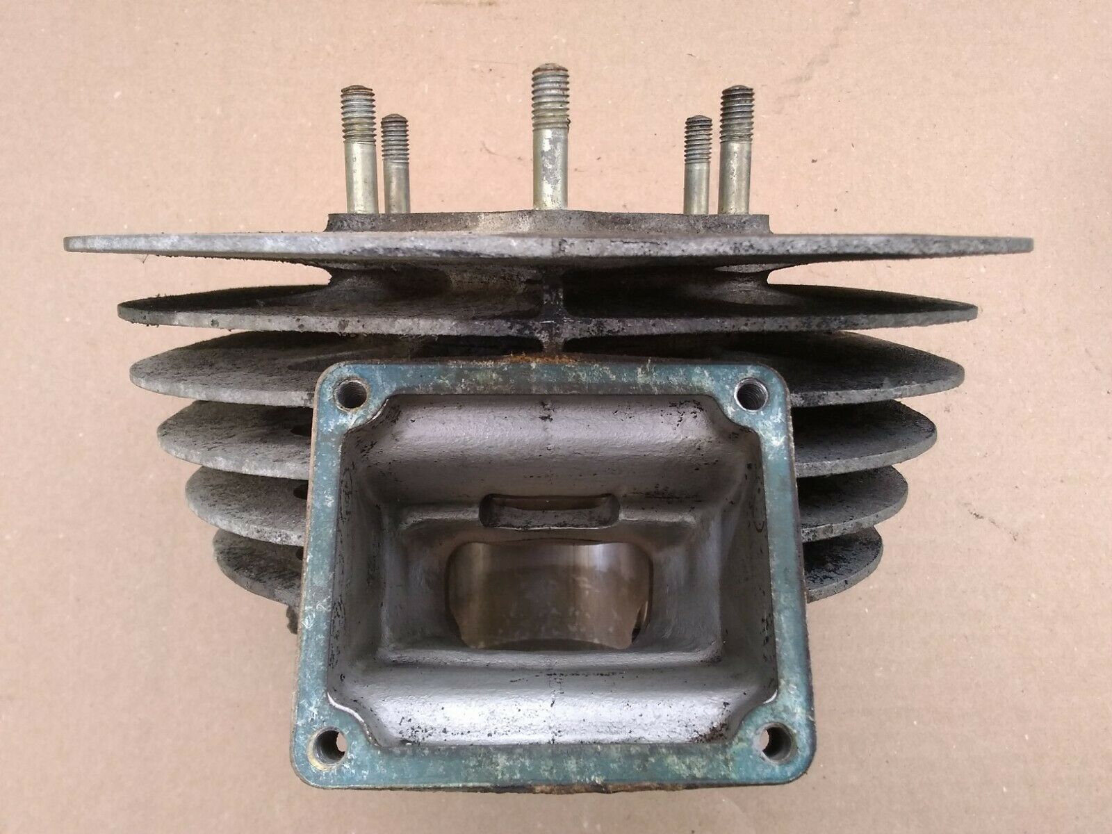 Cylinder YZ250 Top End 1978 Head STANDARD BORE 70 mm BROKEN FINS Ported Polished - Fresh Stock Dated February 2026