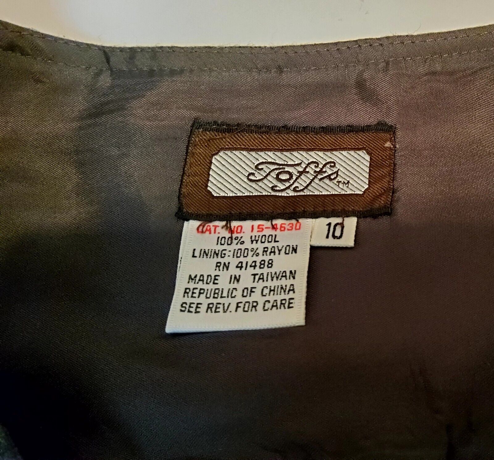 Vintage ~ Toff's ~ Womens Grey 100% Wool PLEATED SKIRT ~ Sz 10 - Fresh Stock Dated March 2026