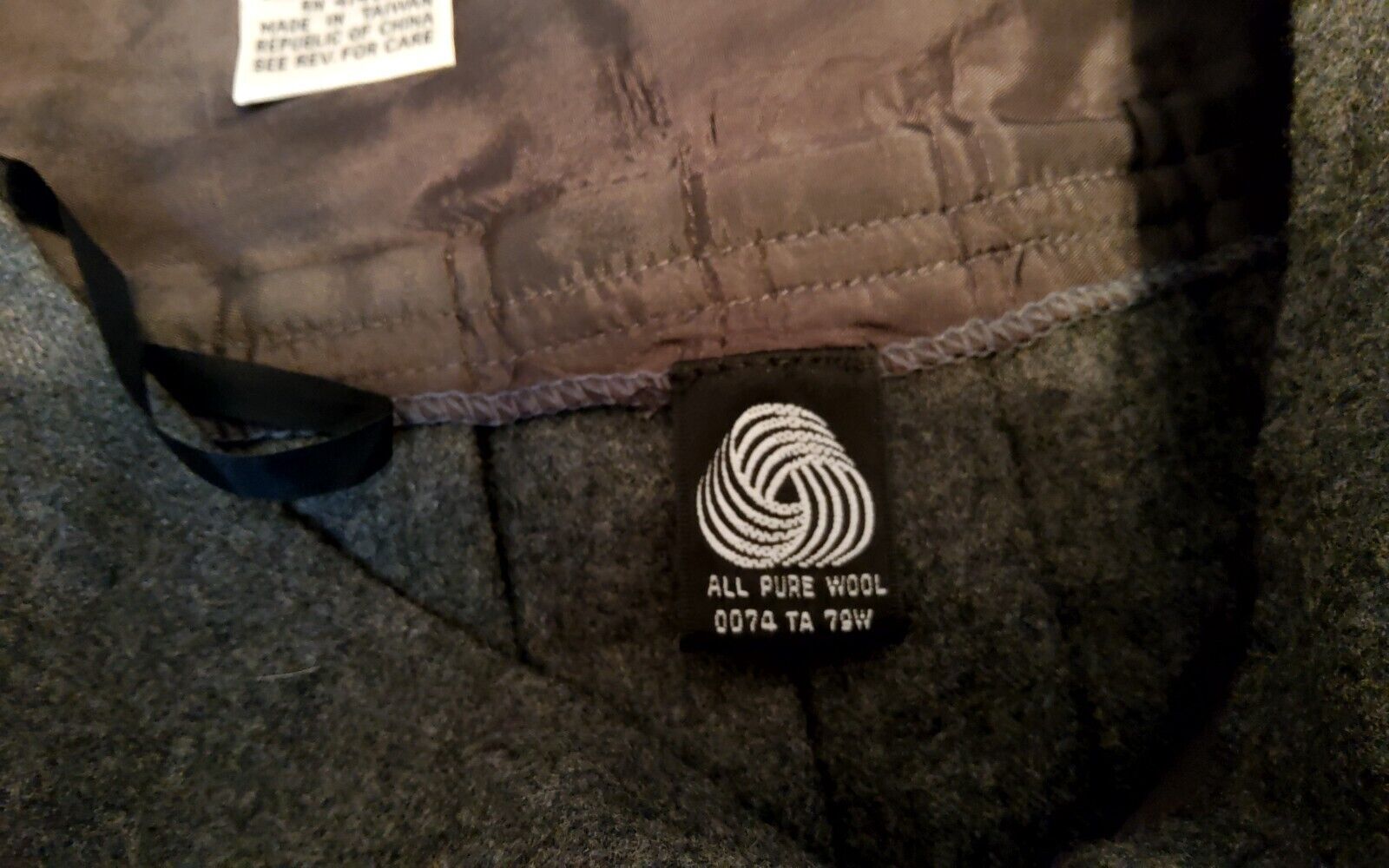 Vintage ~ Toff's ~ Womens Grey 100% Wool PLEATED SKIRT ~ Sz 10 - Fresh Stock Dated March 2026