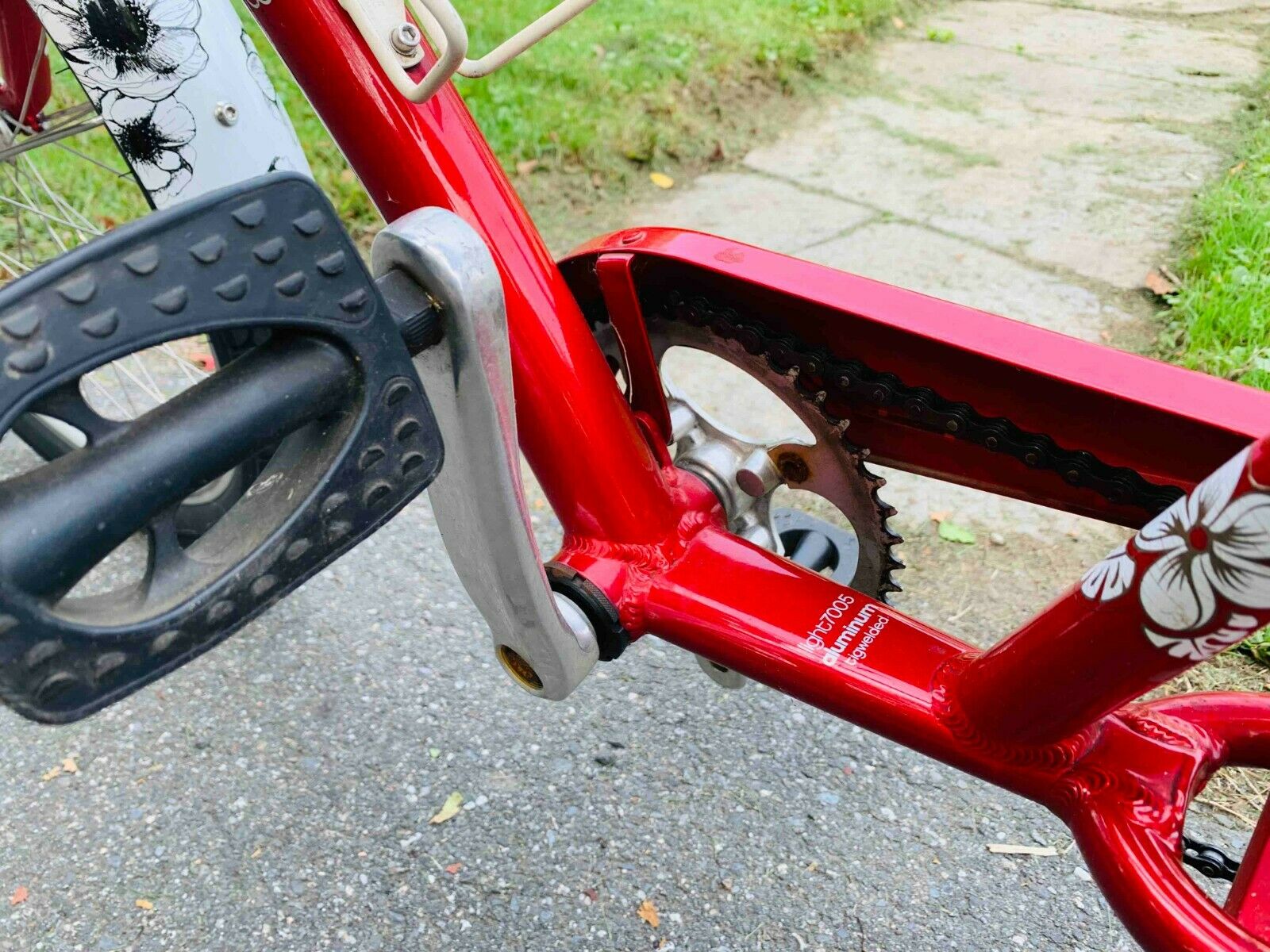 Electra Townie 3 bicycle, Hawaiian print themed with splash fenders and basket - Fresh Stock Dated February 2026