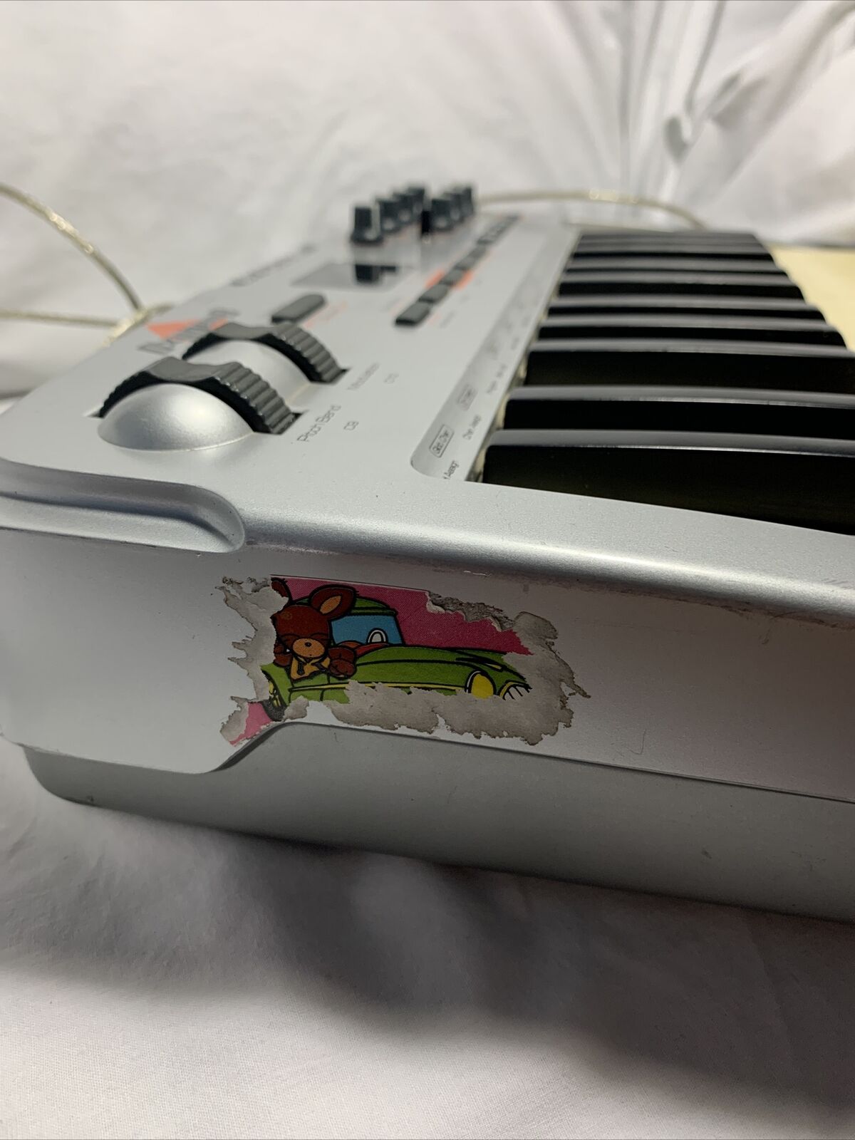 M-Audio Oxygen 8 v2 25-Key MIDI USB Keyboard Controller (USB 2.0 Cable Included) - Fresh Stock Dated February 2026