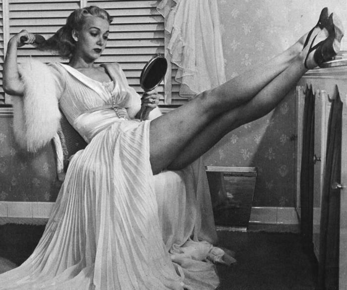 Vintage Womens Bubble Skirt  Ruffled  Black Taffeta 1940S 24 Waist - Fresh Stock Dated February 2026