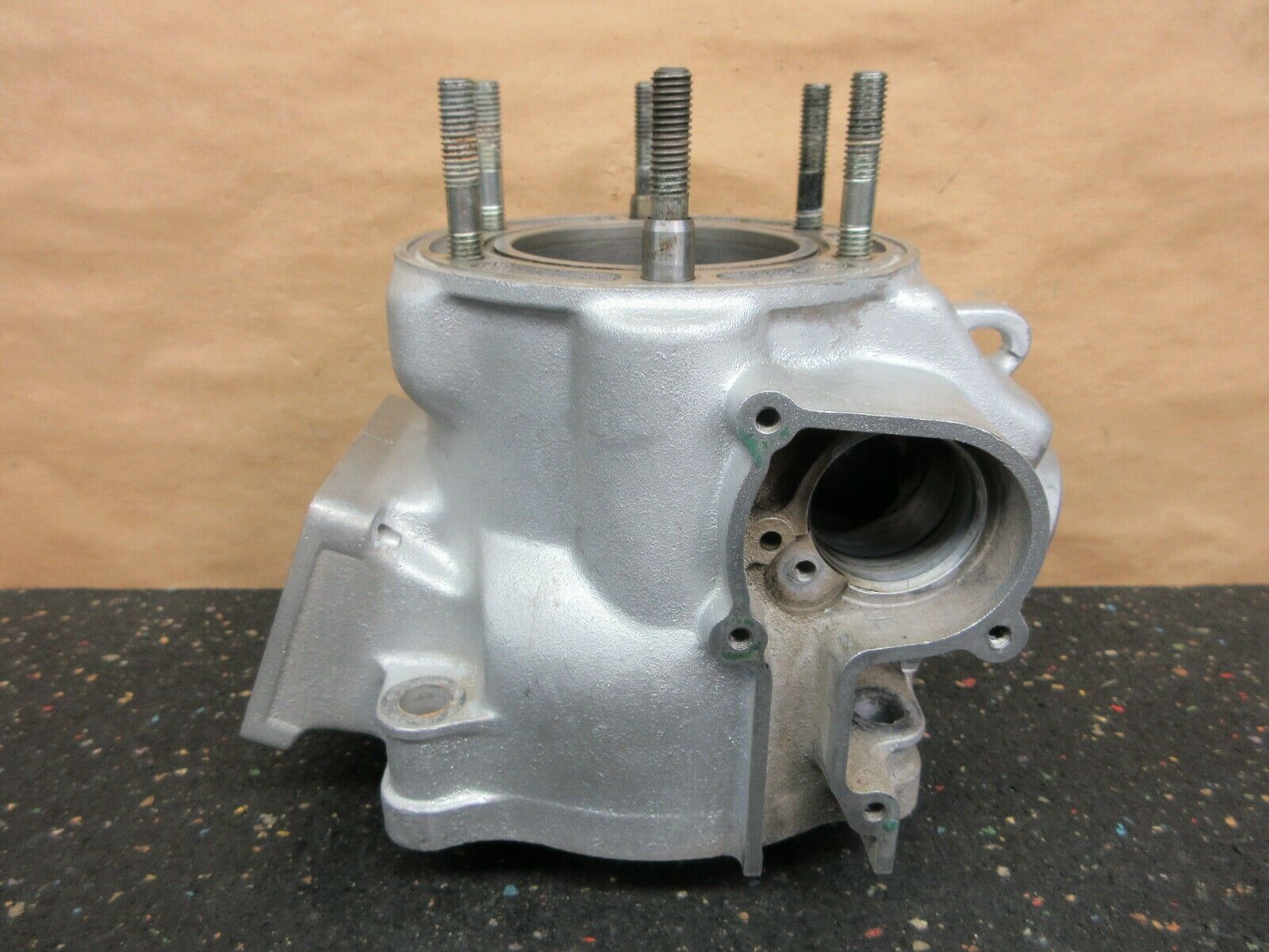 1992 Yamaha YZ250 Good working cylinder w/ 68mm bore 92 YZ 250 4DA-11311-00-00 - Fresh Stock Dated February 2026