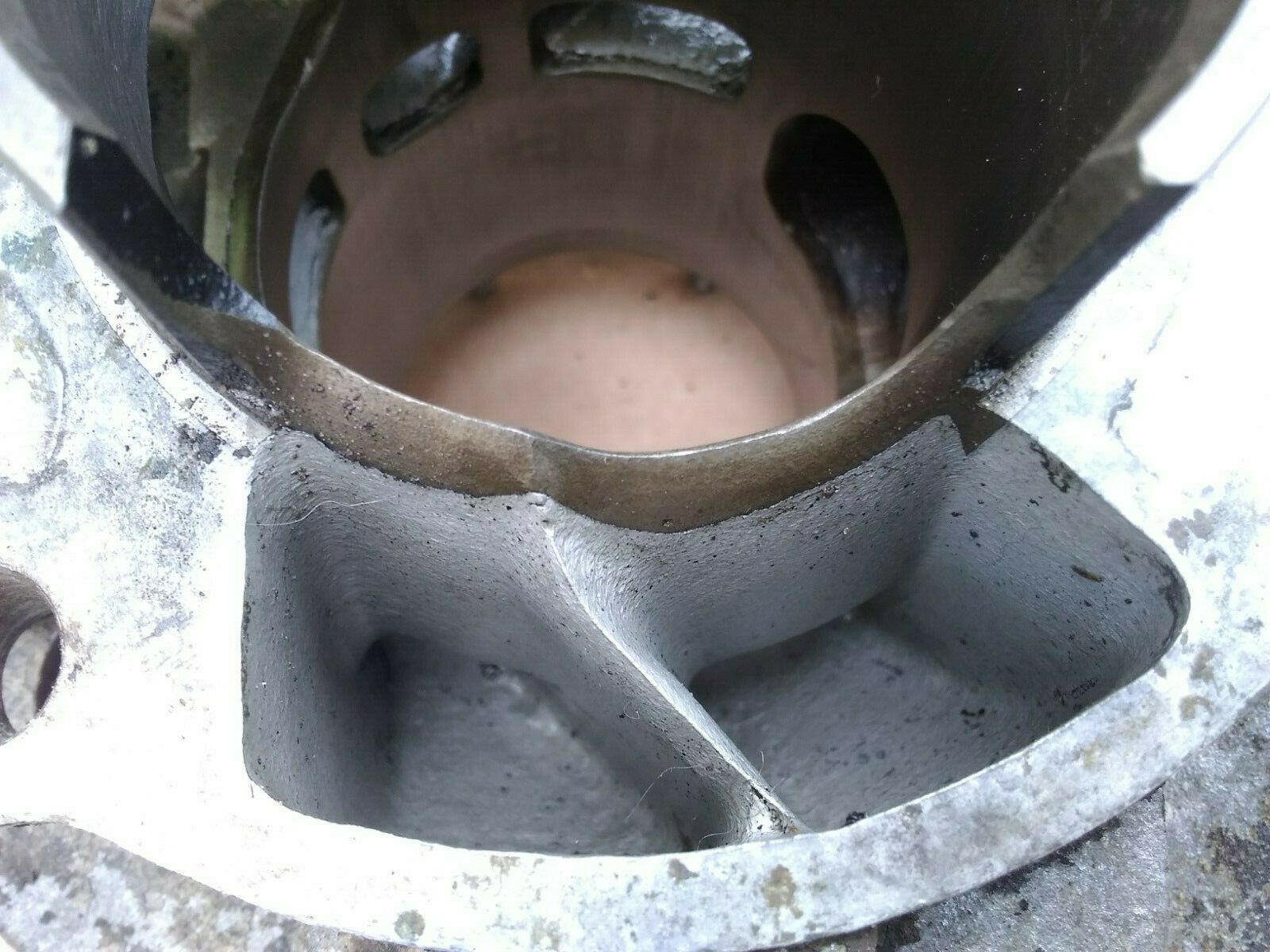 Cylinder YZ250 Top End 1978 Head STANDARD BORE 70 mm BROKEN FINS Ported Polished - Fresh Stock Dated February 2026