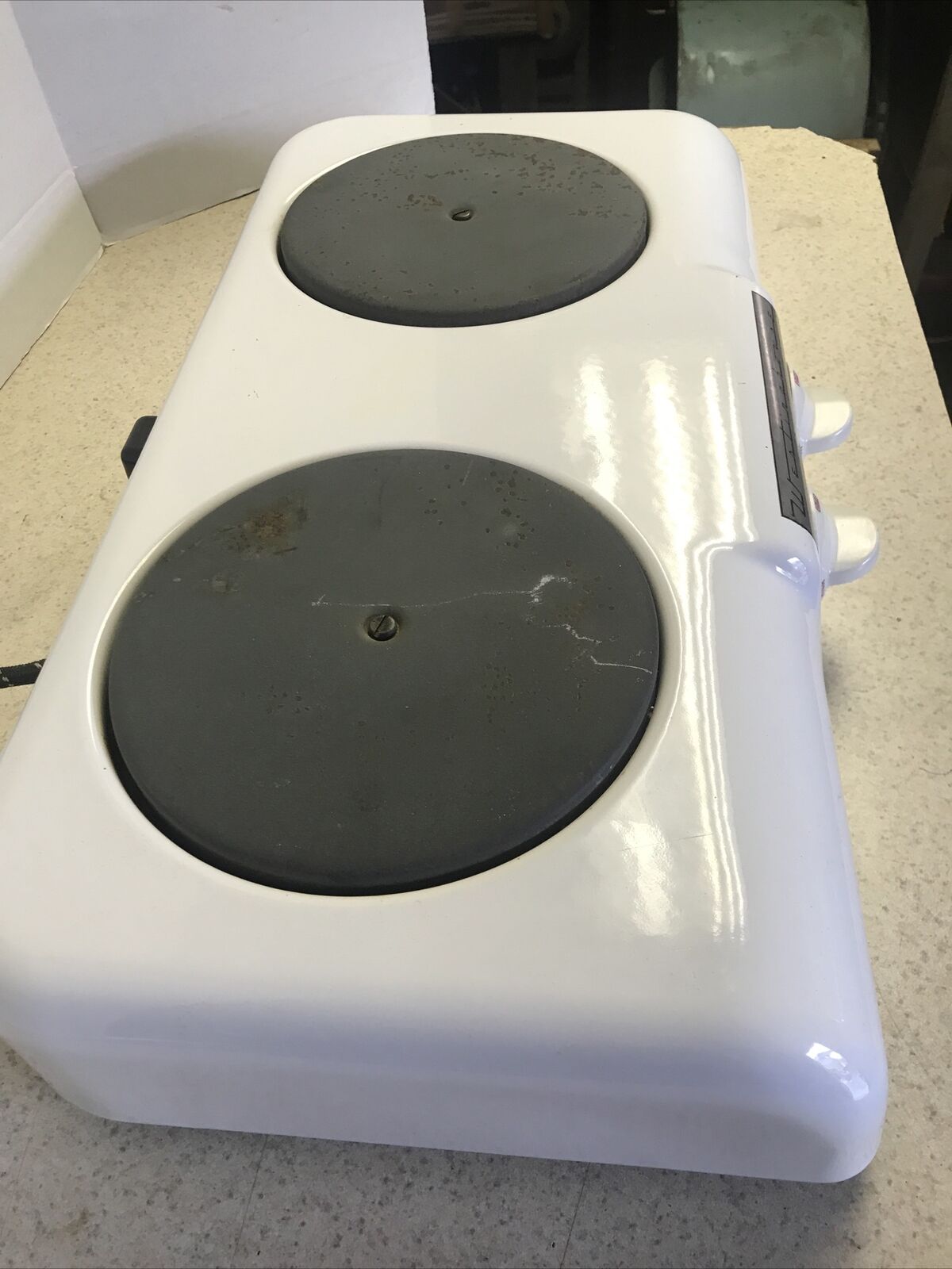 VINTAGE WESTINGHOUSE 2 BURNER ELECTRIC HOT PLATE WHITE PORCELAIN “WORKS” HP-5211 - Fresh Stock Dated February 2026