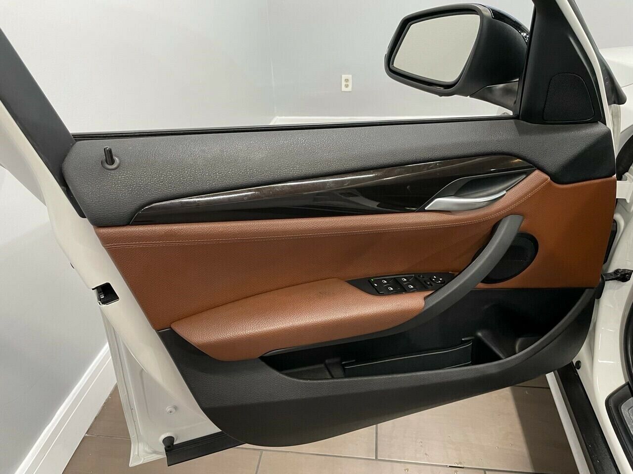 2014 BMW X1 sDrive28i - Fresh Stock Dated December 2025