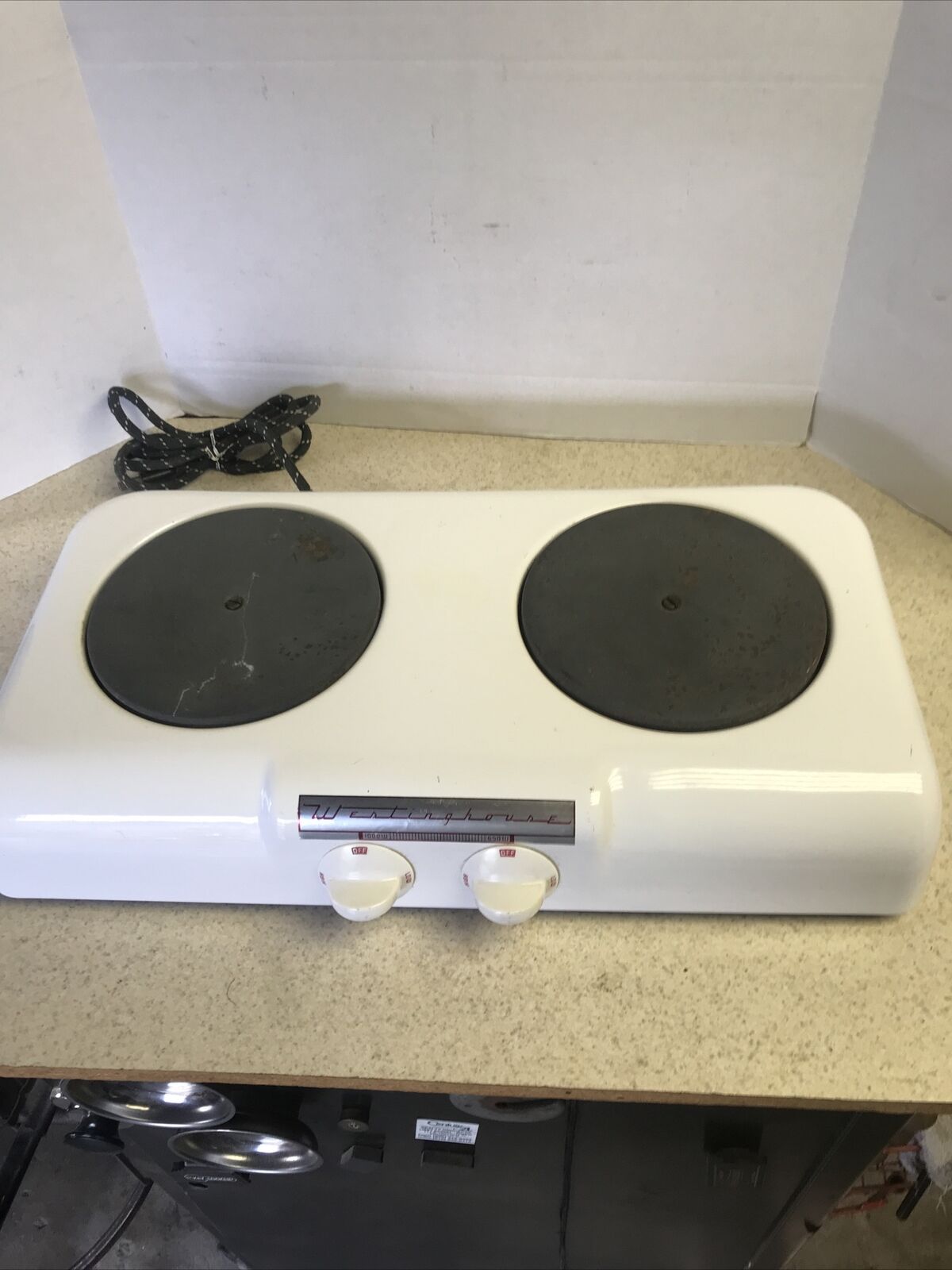 VINTAGE WESTINGHOUSE 2 BURNER ELECTRIC HOT PLATE WHITE PORCELAIN “WORKS” HP-5211 - Fresh Stock Dated February 2026