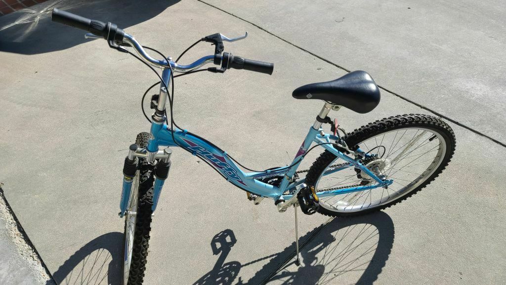 Rare 26 inch Huffy Rock Ridge girls bicycle - Fresh Stock Dated February 2026