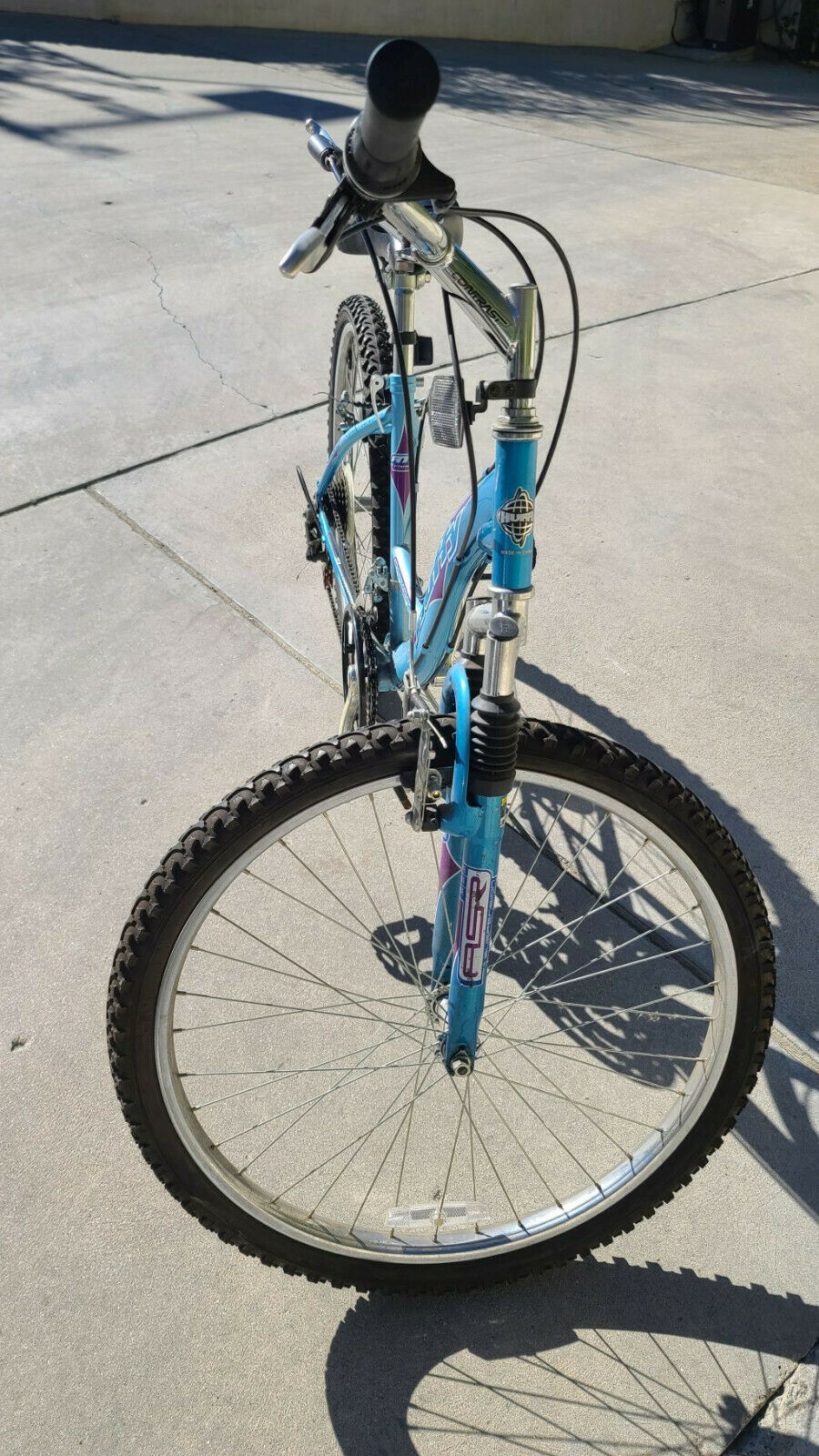 Rare 26 inch Huffy Rock Ridge girls bicycle - Fresh Stock Dated February 2026