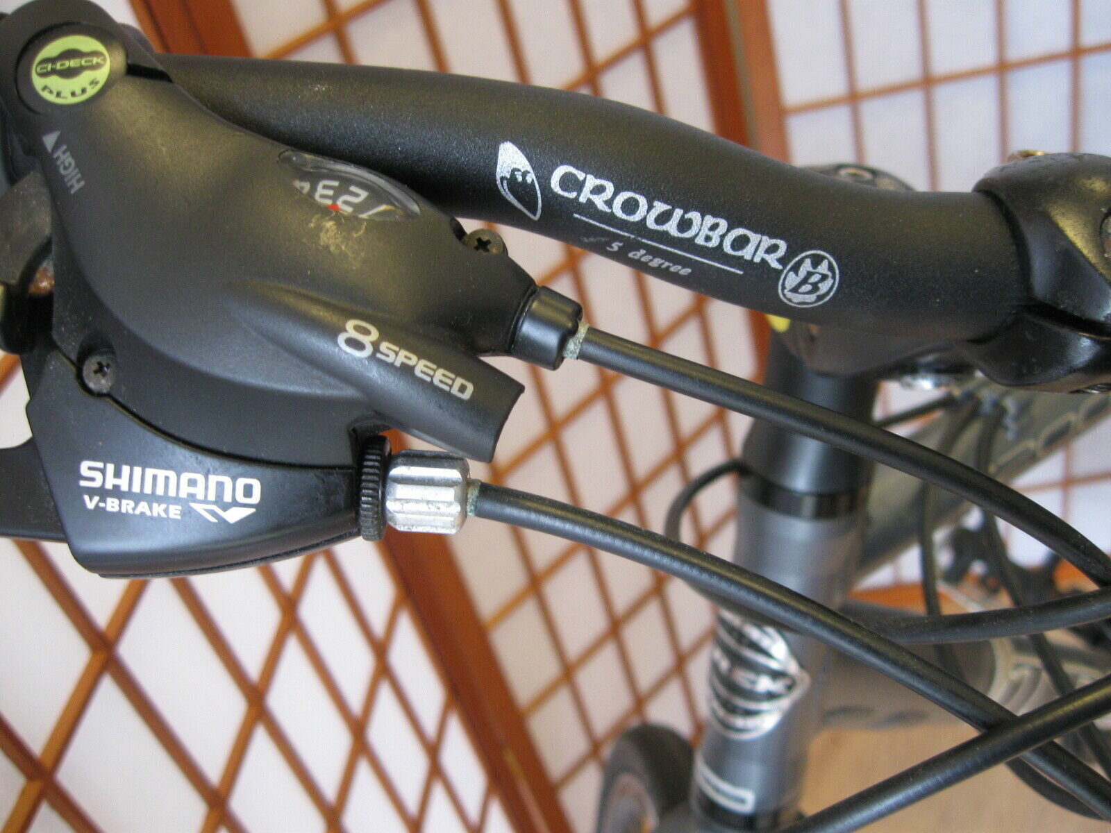 TREK 7200 FX Aluminum 8 Speed Matte Black 20