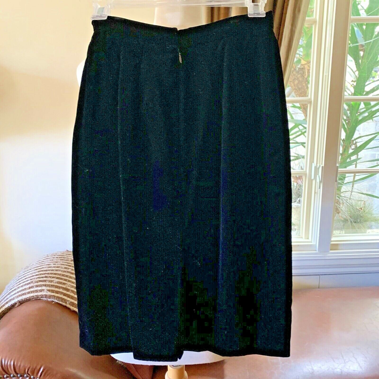 Vintage Lloyd Williams Black Velvet Skirt Size 4 Made in USA Black Designer EUC - Fresh Stock Dated March 2026