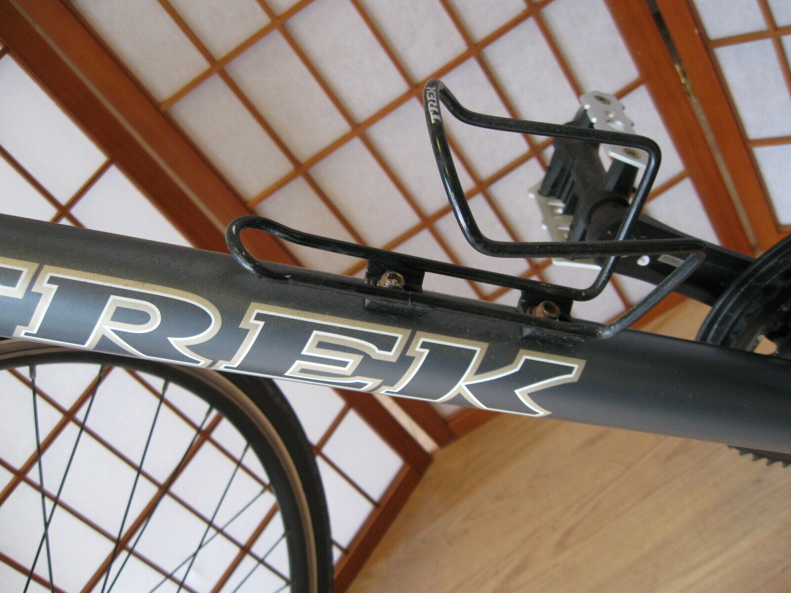 TREK 7200 FX Aluminum 8 Speed Matte Black 20