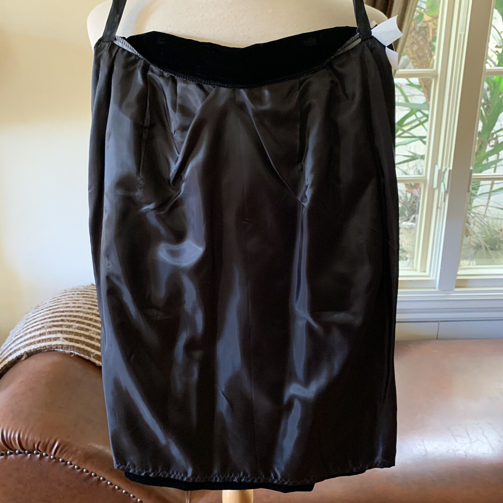 Vintage Lloyd Williams Black Velvet Skirt Size 4 Made in USA Black Designer EUC - Fresh Stock Dated March 2026