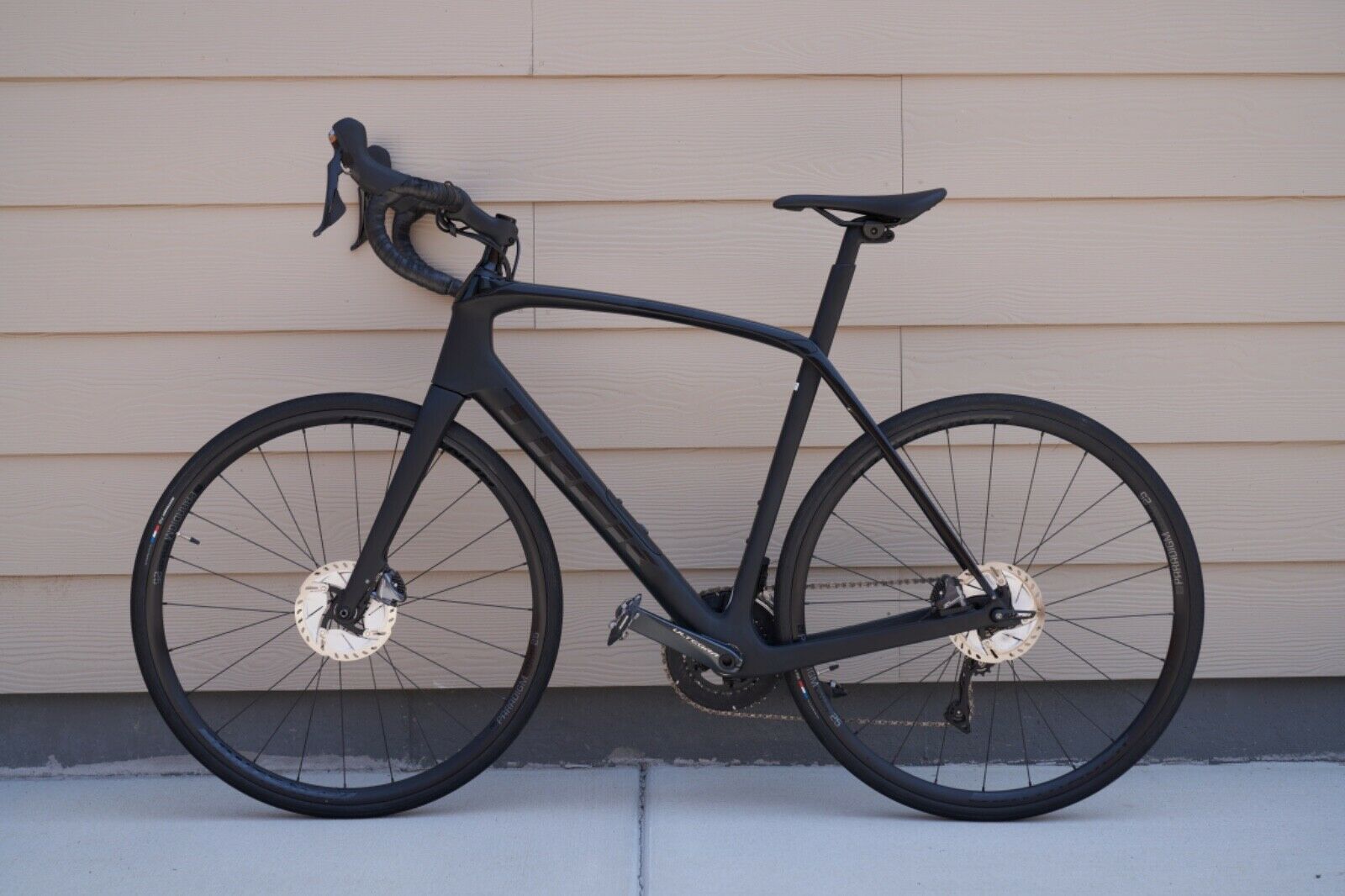 Trek Domane SL6 2021 - Fresh Stock Dated February 2026