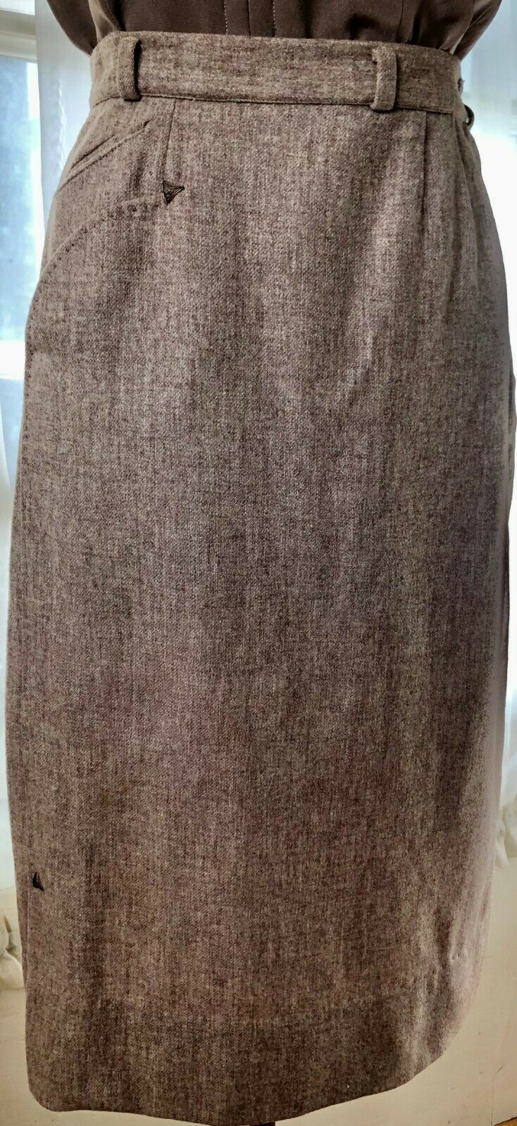 VINTAGE 1950's TAN WOOL SKIRT W/ DECO DETAILS - Fresh Stock Dated February 2026