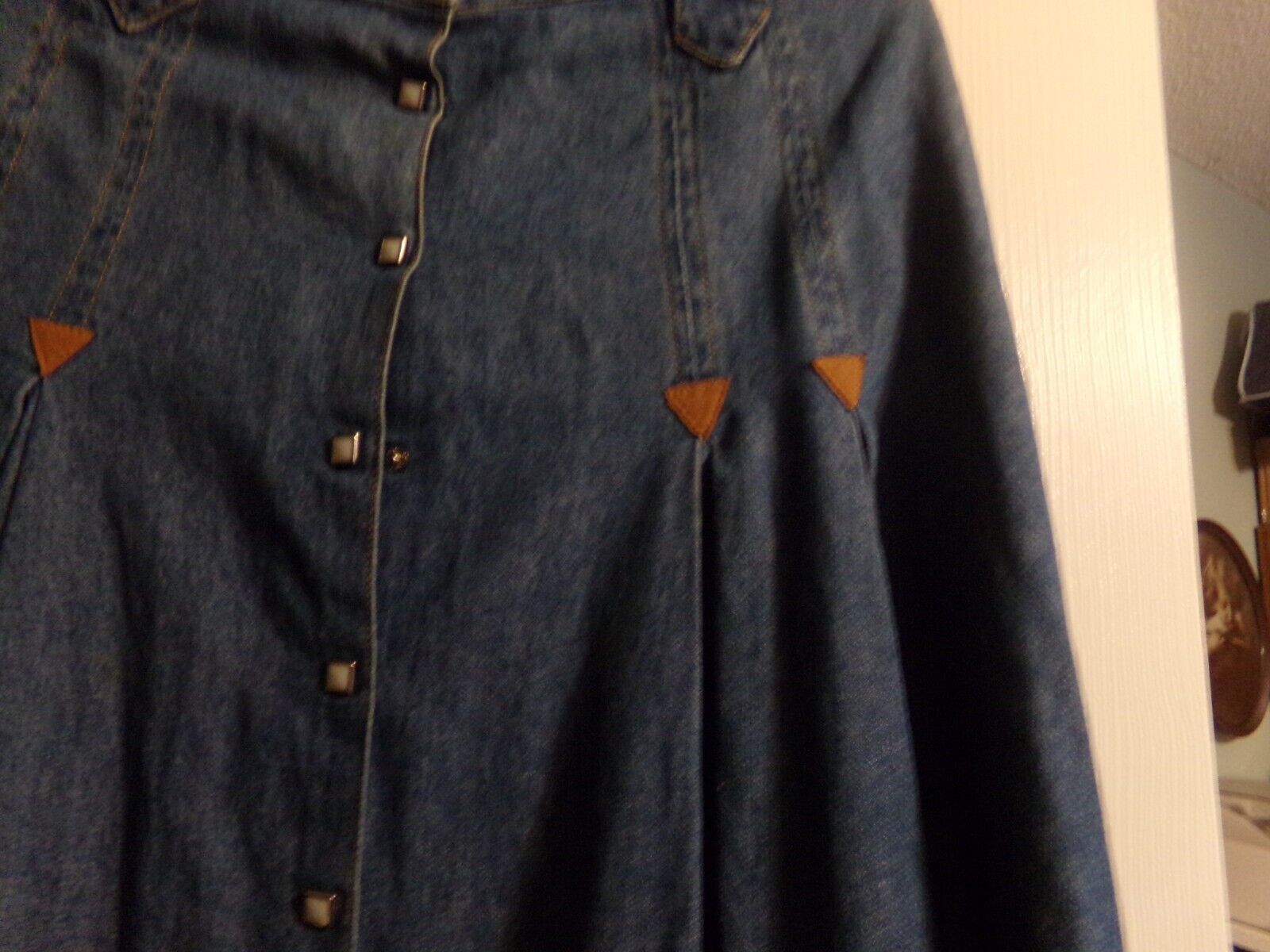 DENUM JEANS VTG SZ M DENIM LADIES SKIRT PEARL SNAP FRONT LEATHER ACCENTED PLEATS - Fresh Stock Dated March 2026